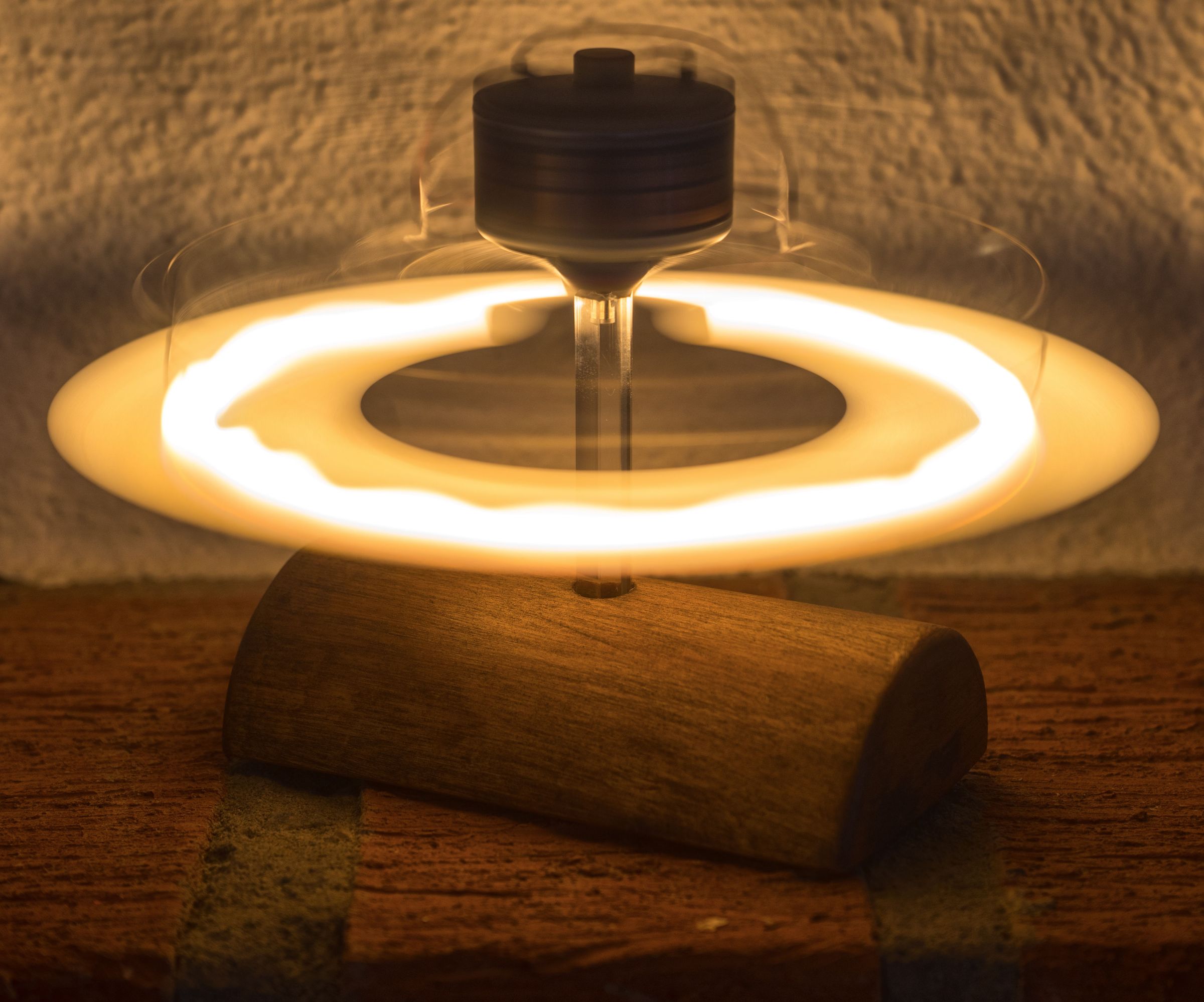 Thermoelectric Rotational Ornament