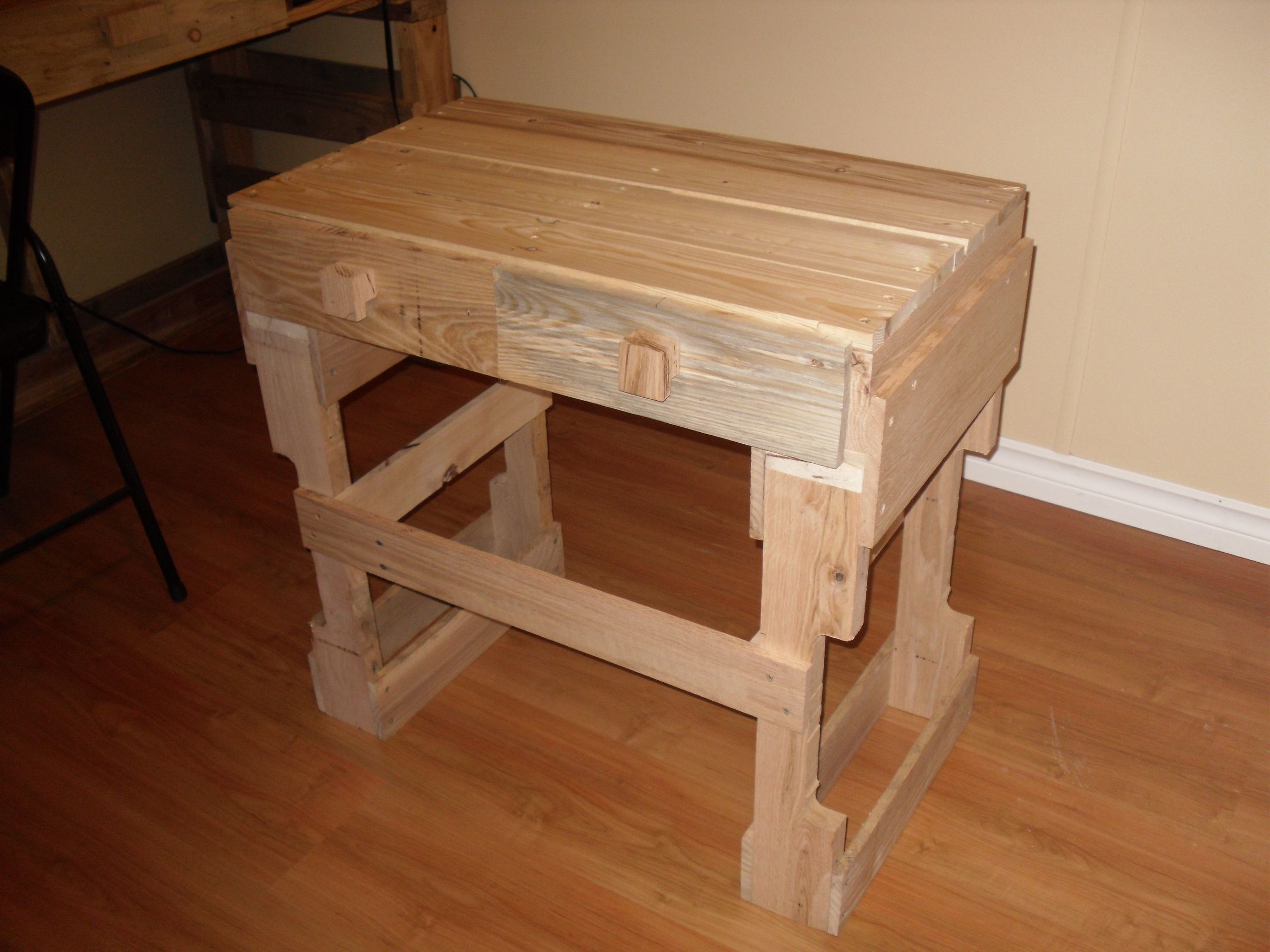 Two Pallet Table