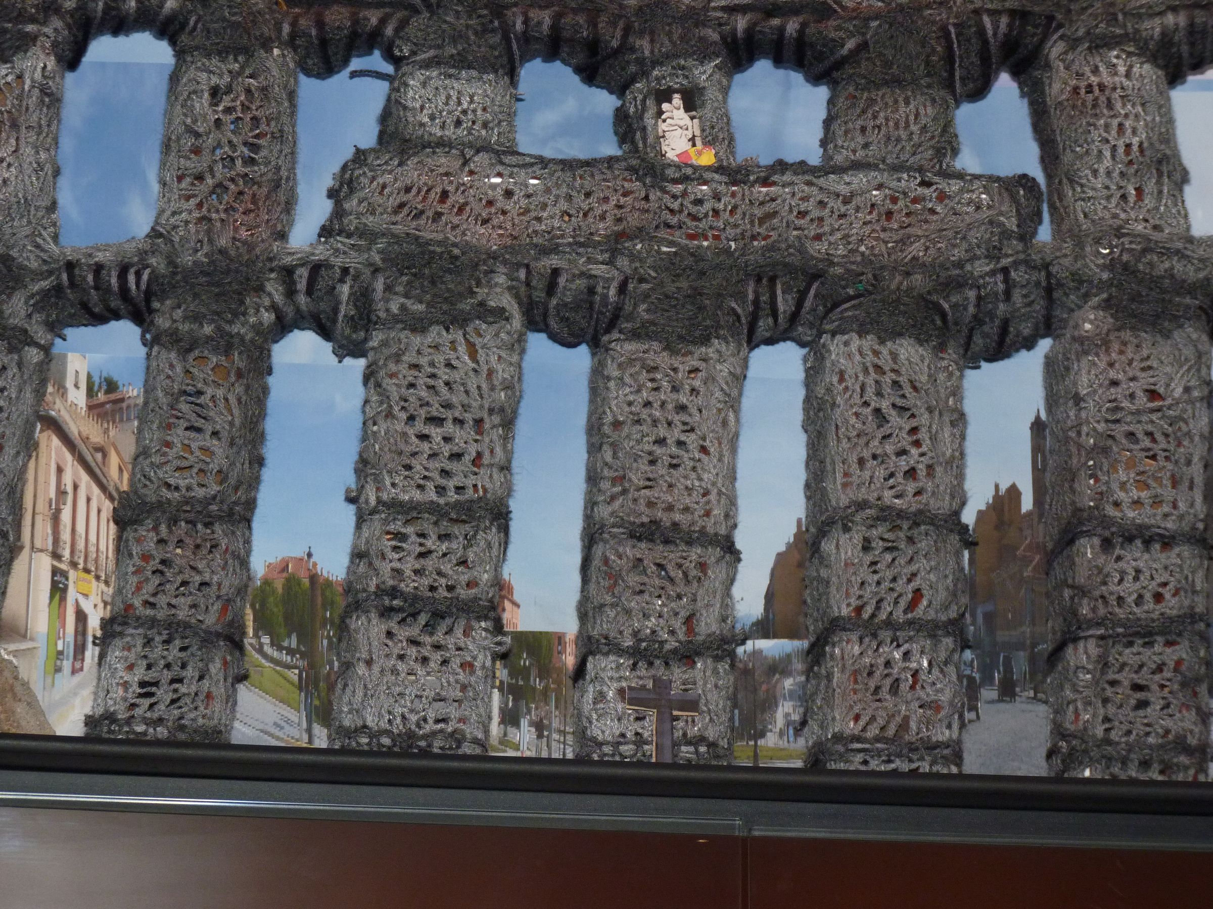 How to Build the Roman Aqueduct in Segovia, Spain With Yarn