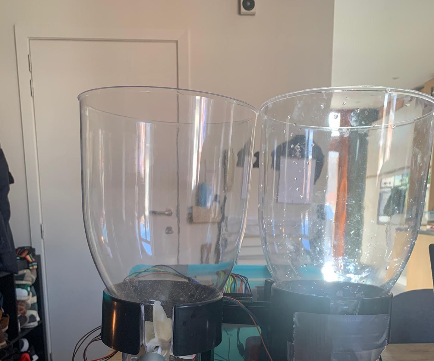 AUTOMATIC PET FOOD DISPENSER