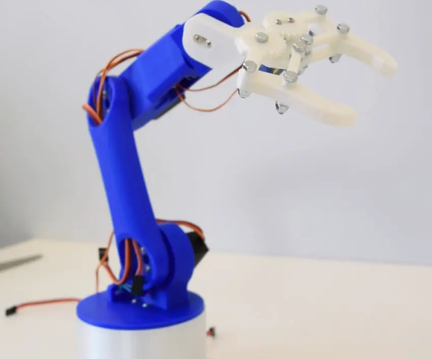 DIY Arduino Robot Arm With Smartphone Control