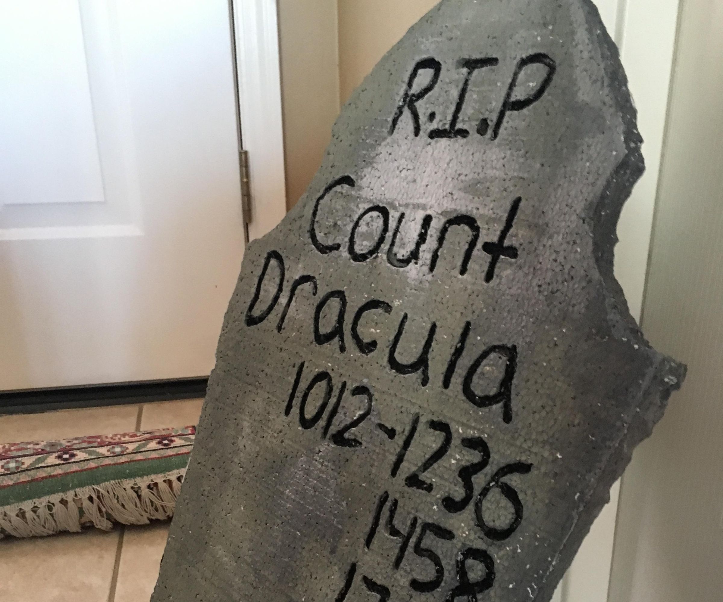 DIY Engraved Halloween Gravestone Decorations