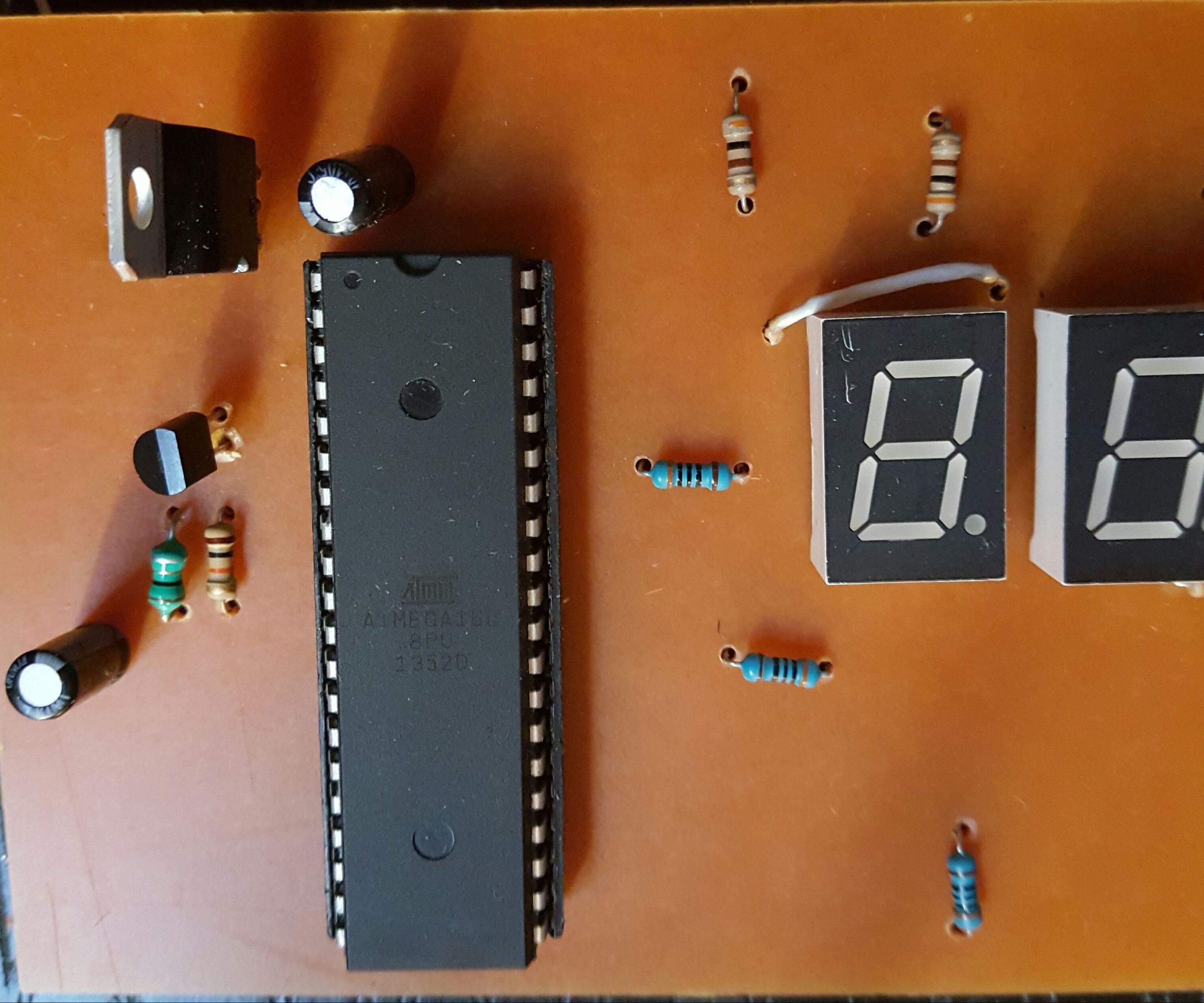Temprature Sensor Using Lm35 and Atmega 16 in C