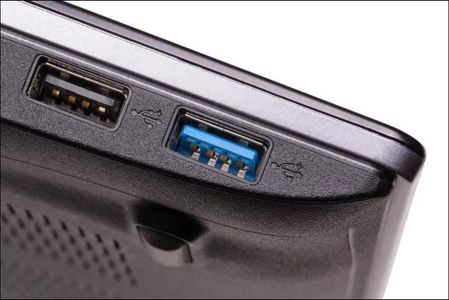 How to Plug in a Flash Drive to Your Computer : 4 Steps - Instructables