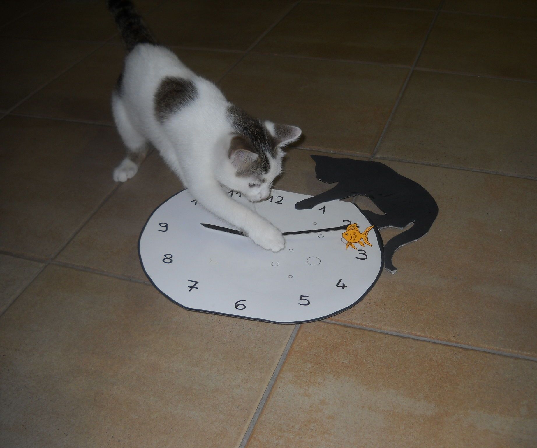 Cat Catching Fish Clock
