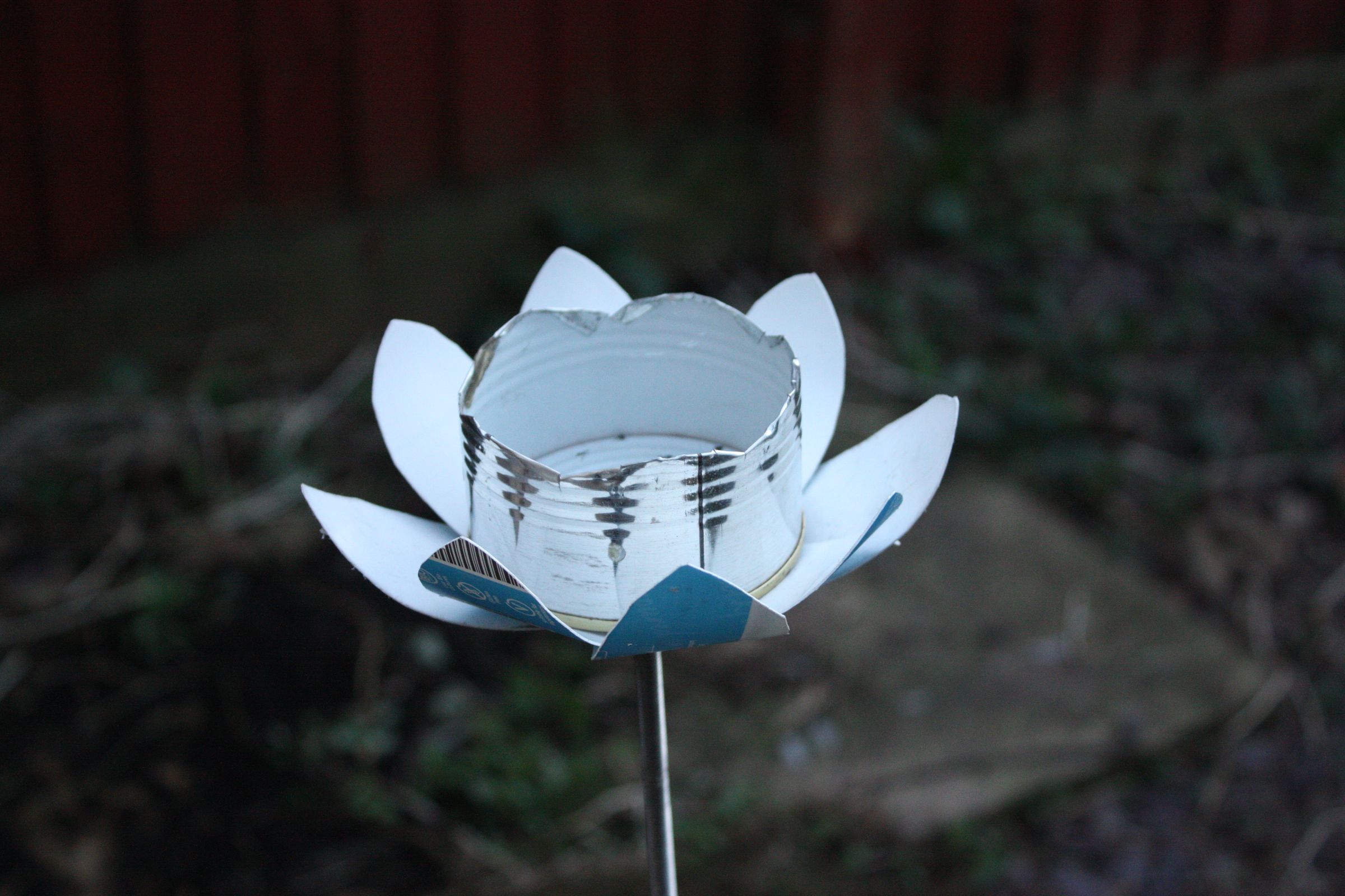 Flower Shape Bird Feeders Made From Junk