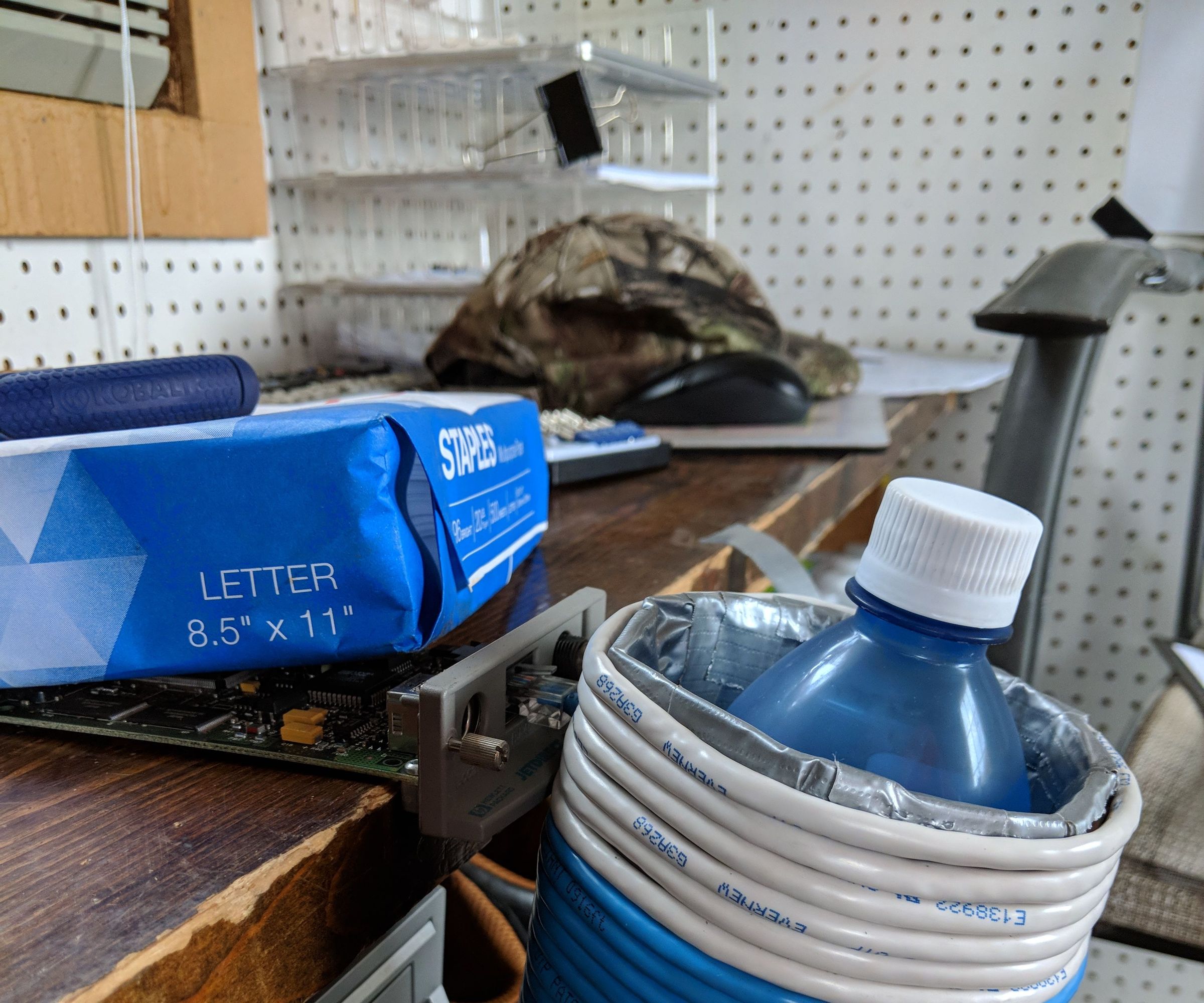 10/100 Cup Holder