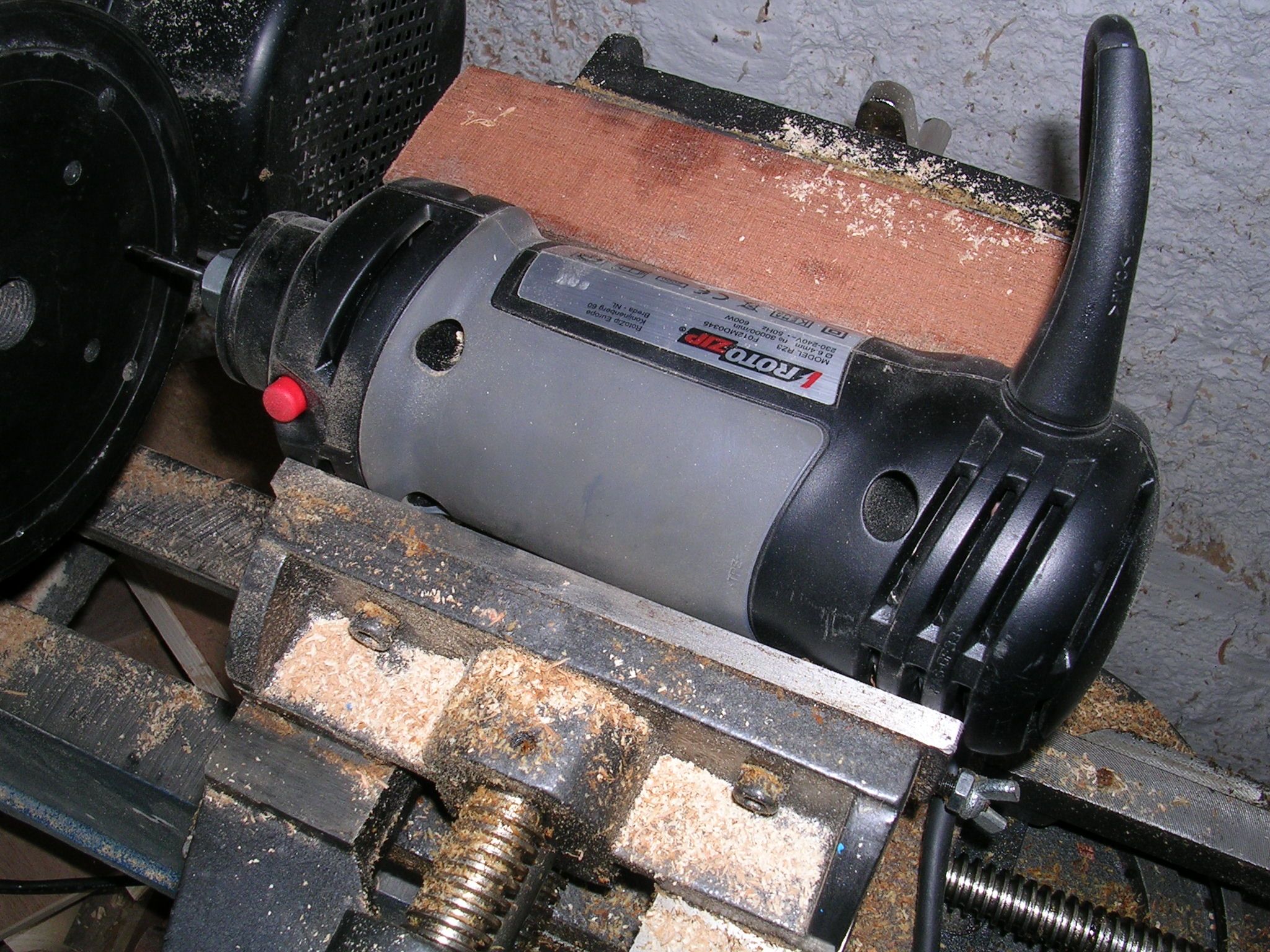 Lathe Upgrades. 2 Axis Vice and Rotozip Mill Perfect Plywood Disks