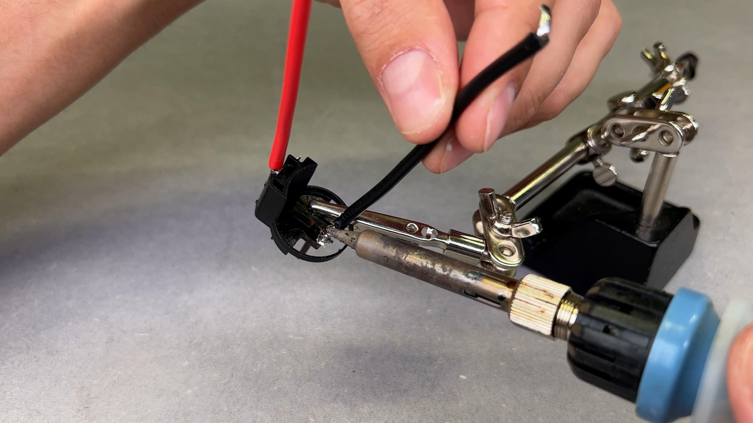 Battery Repair by Converting NiCd to LithiumIon (Battery and Charger