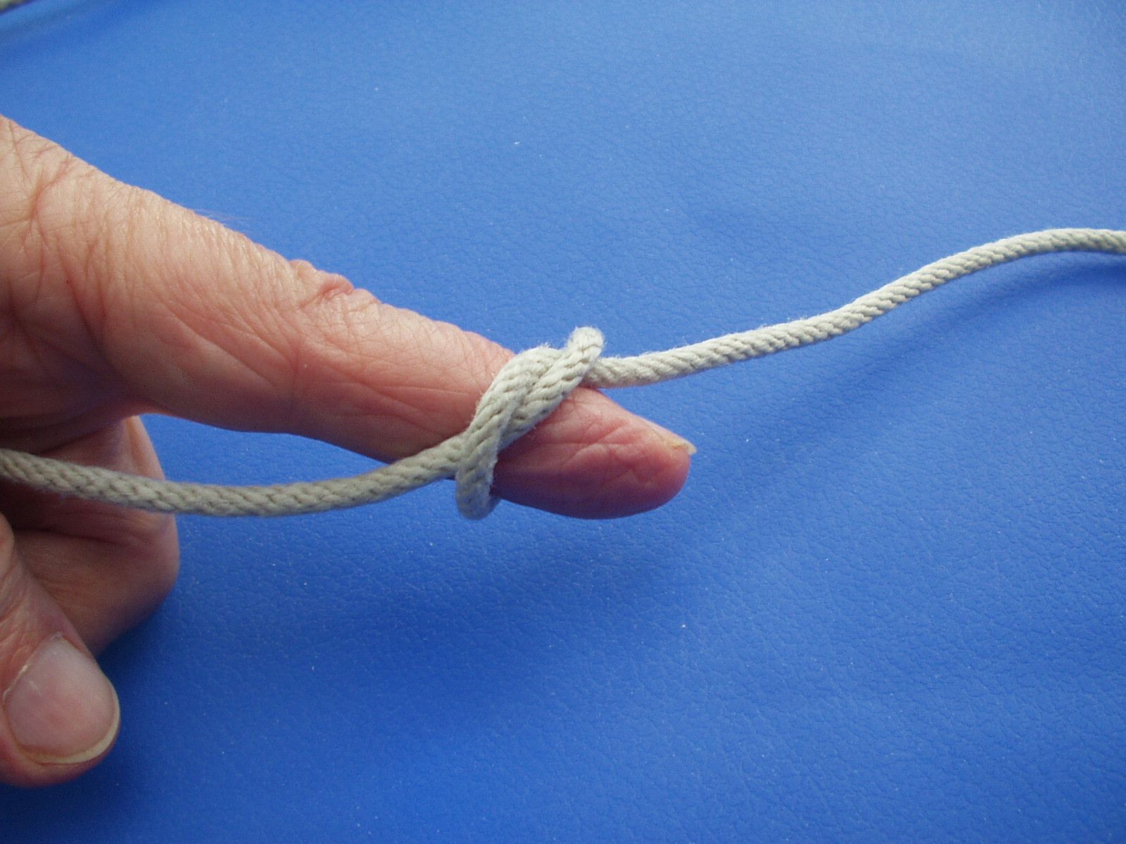 ABOK 551 - Trick Double Overhand Stopper Knot : 6 Steps