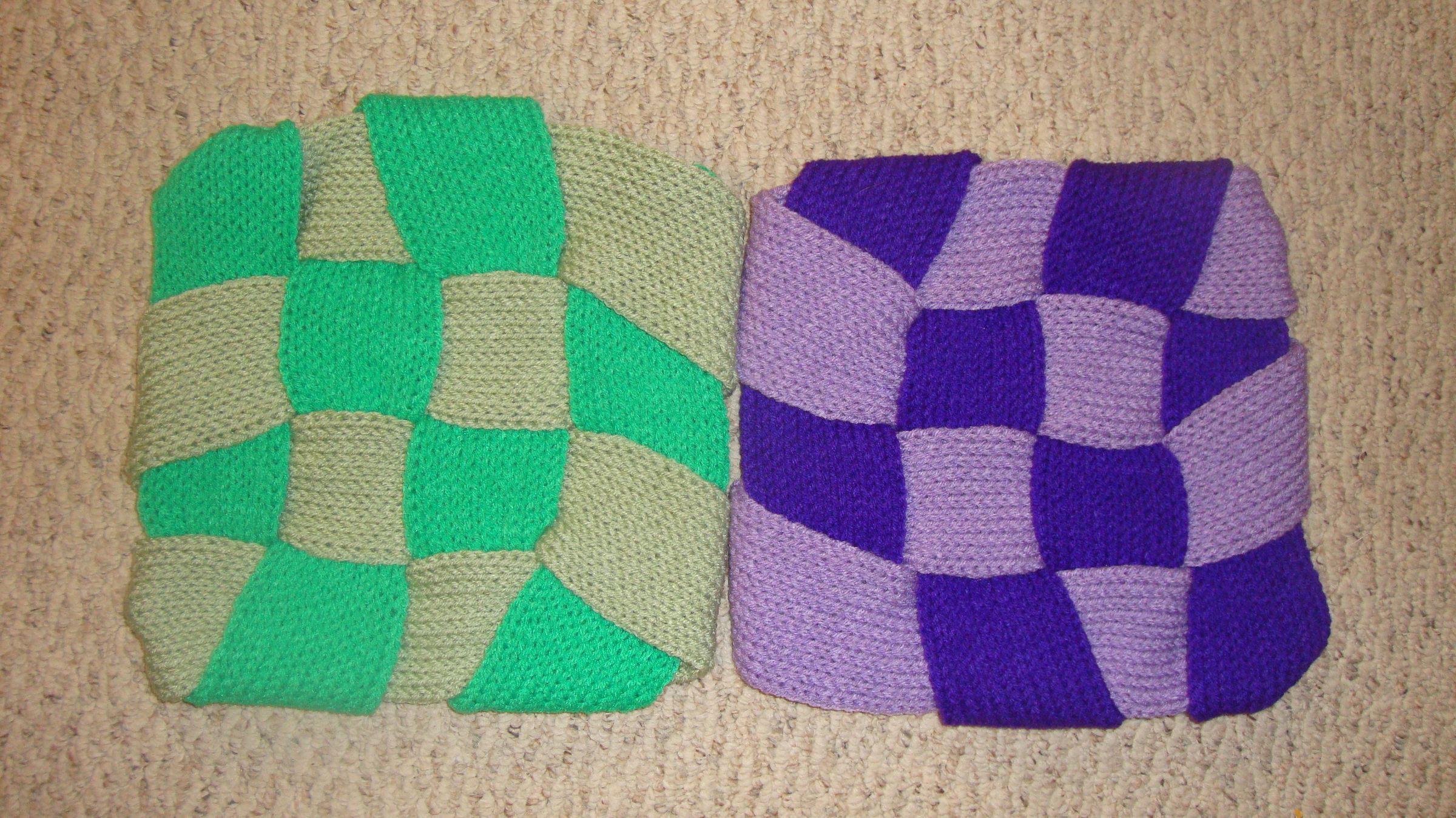 Easy Crafts With Knitted Rolls: Flexible Woven Rug