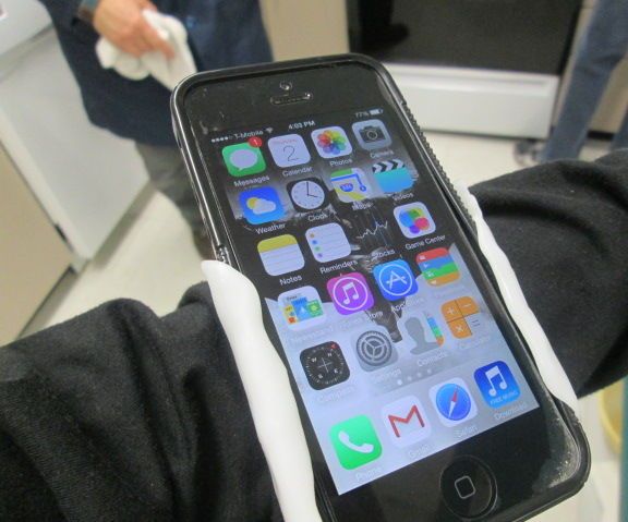 Instamorph-Wearable Phone Holder