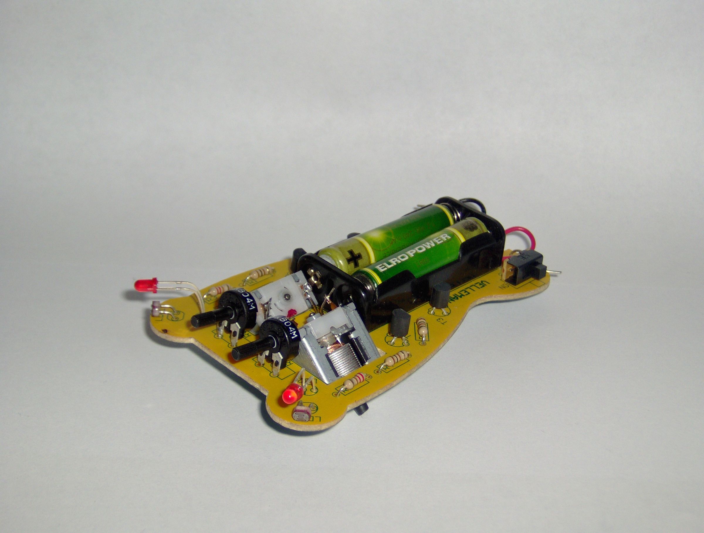 Easy robot: light follower