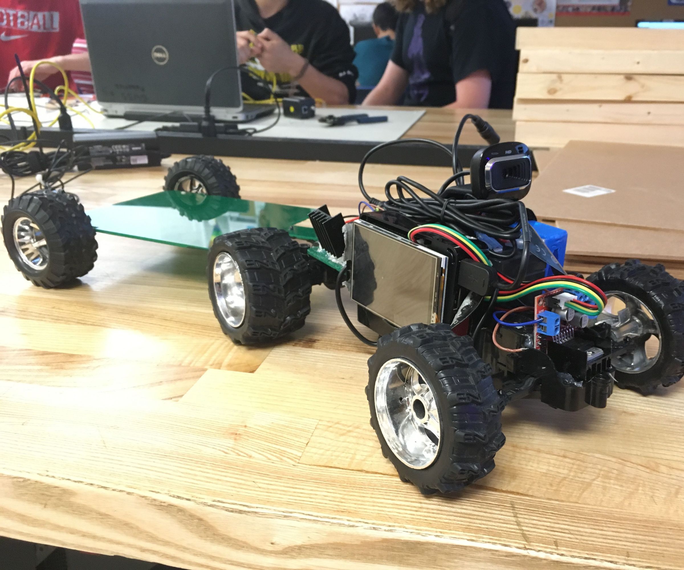 Wireless FPV RasPi Car