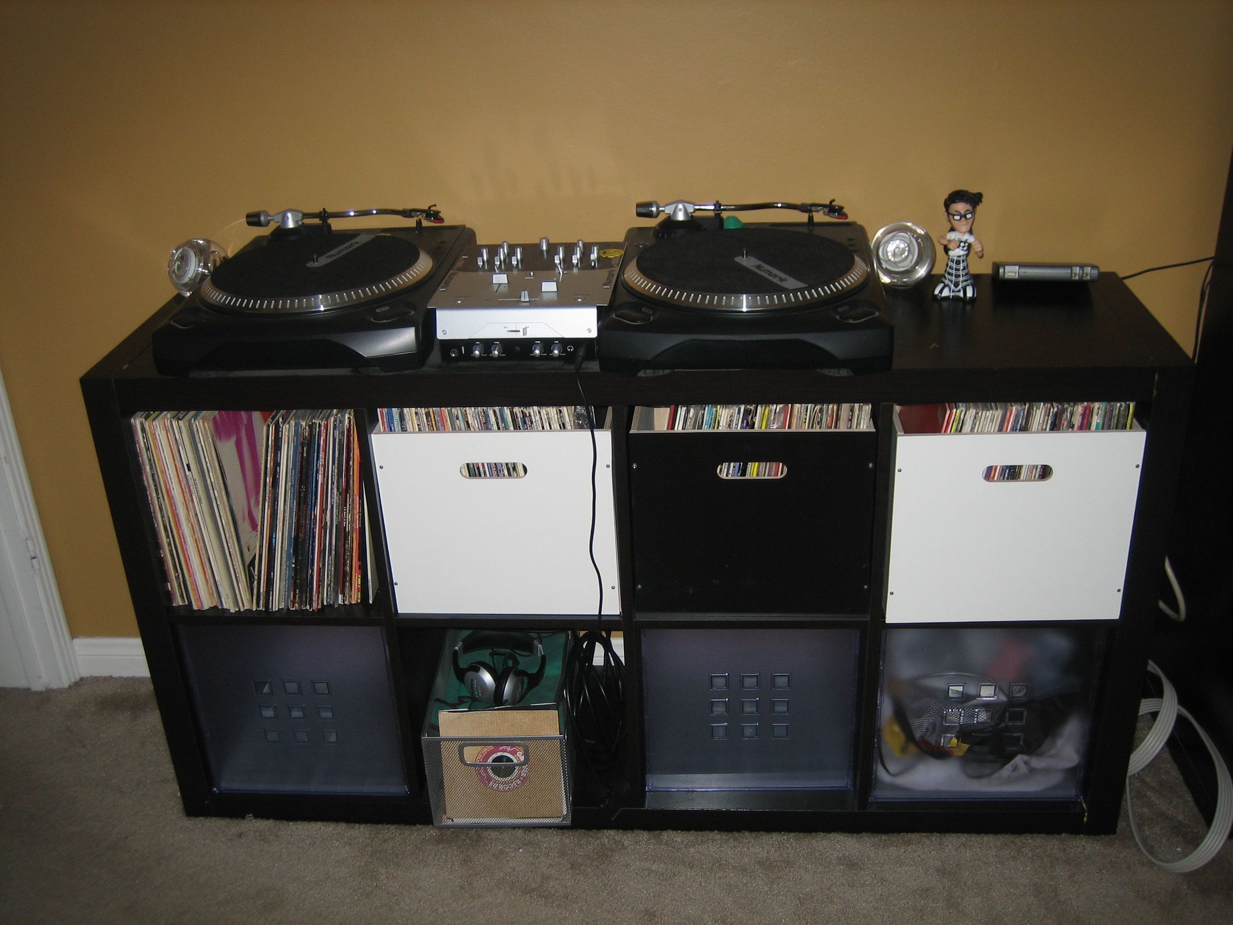 Making a Record Case Out of the Ikea Trissa