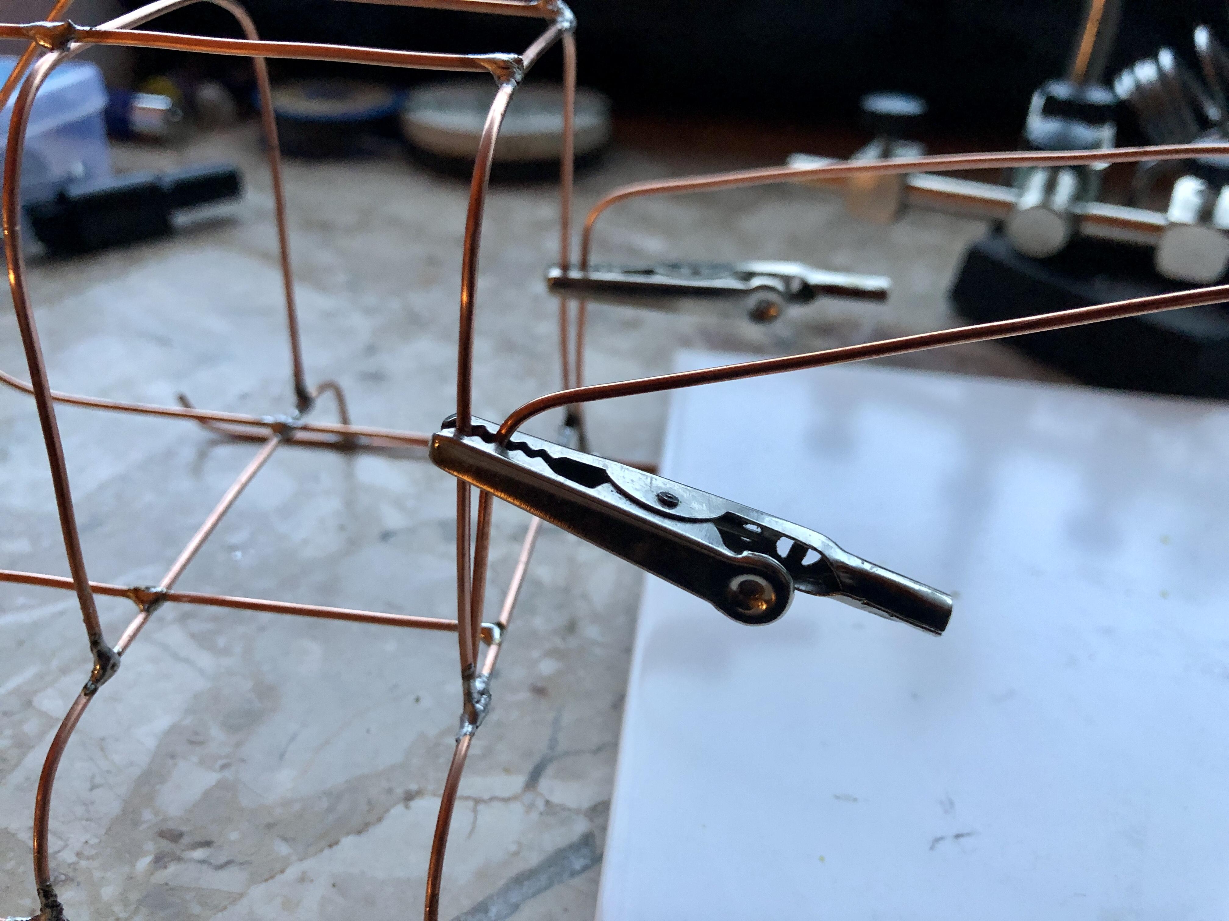 Helicopter Battery/Solar Wire Bending 11 Steps (with Pictures
