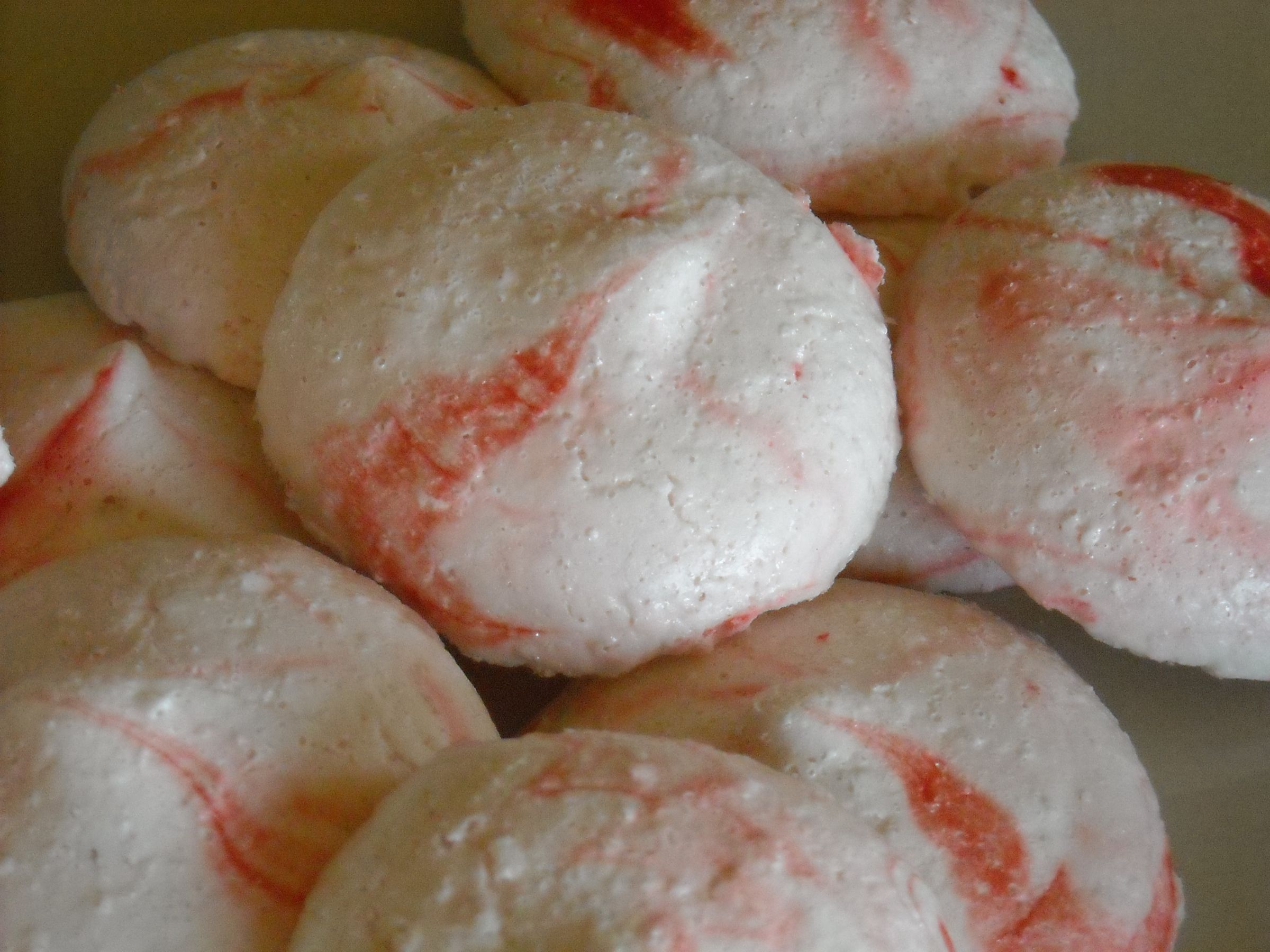 Bite-Size Peppermint Meringue Cookies