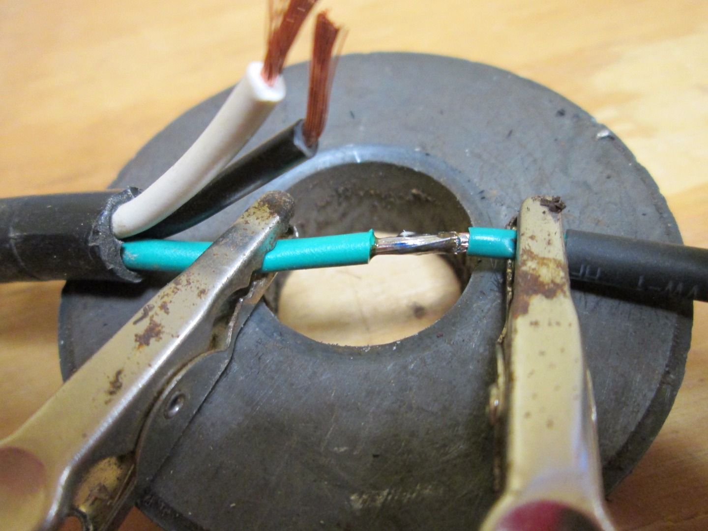 Repair a Sweeper / Shampooer Cord 7 Steps Instructables