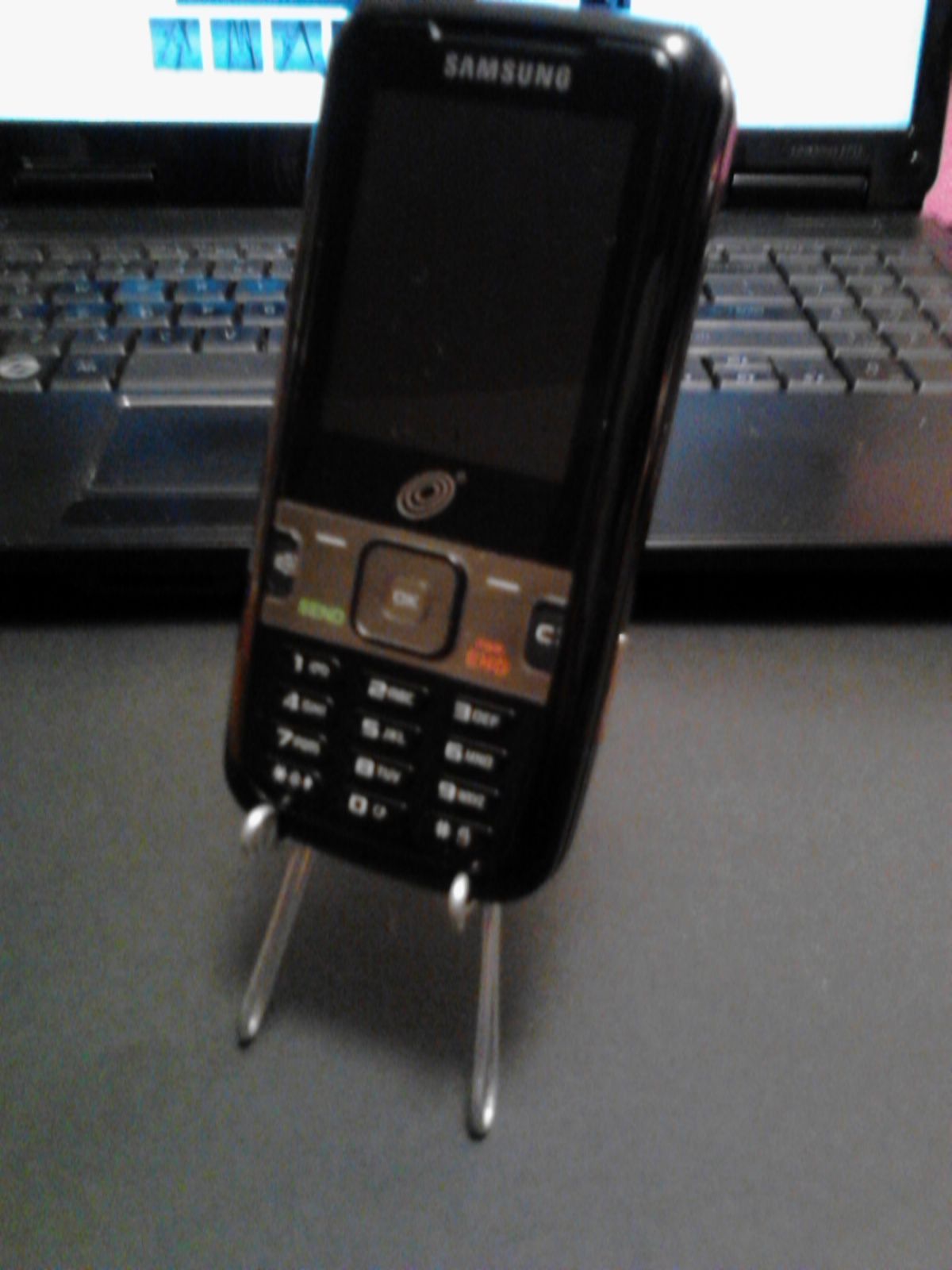 Wire Phone Stand