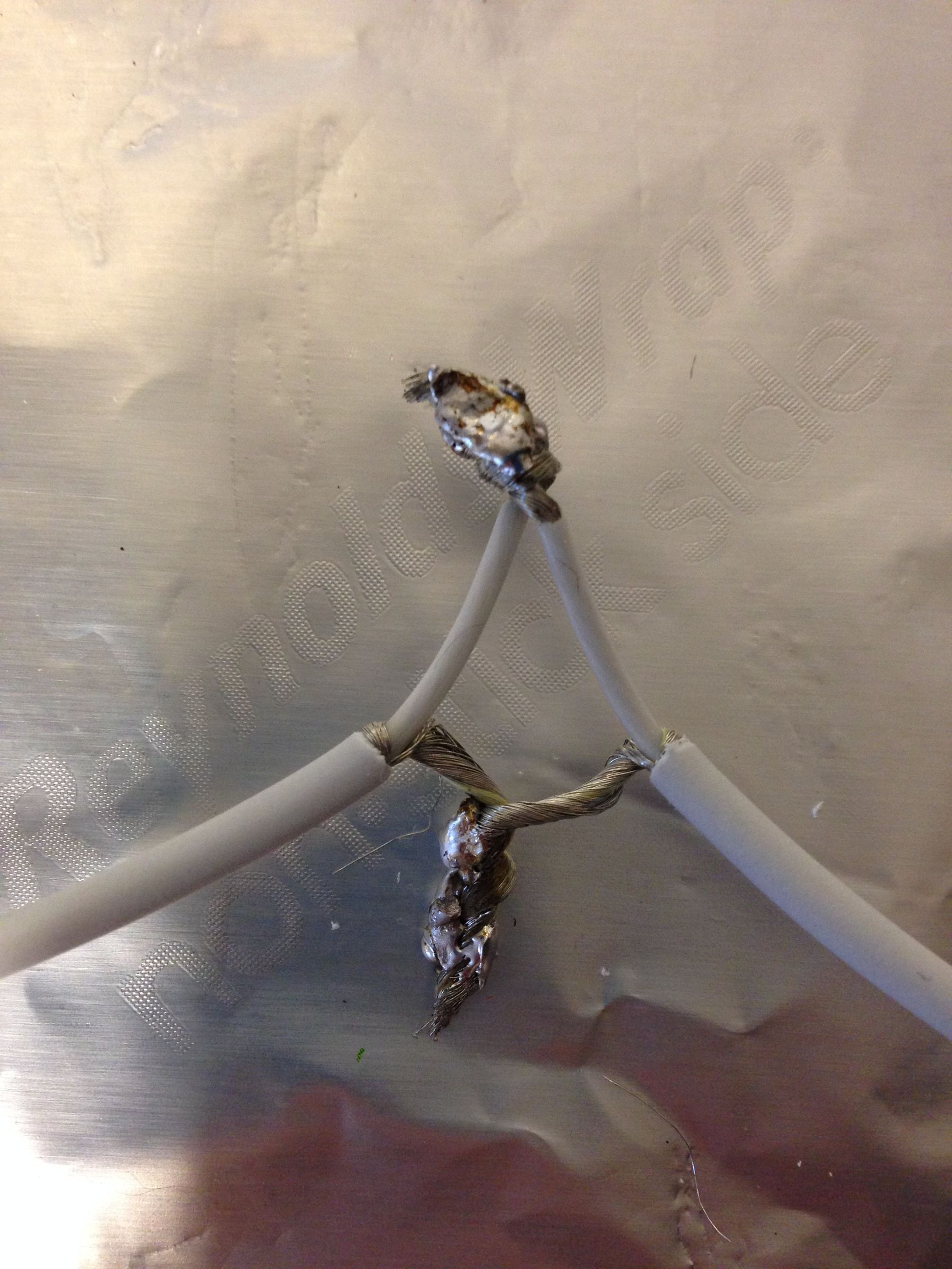 Fixing MacBook Pro Charger Cables (With Pictures!) 7 Steps