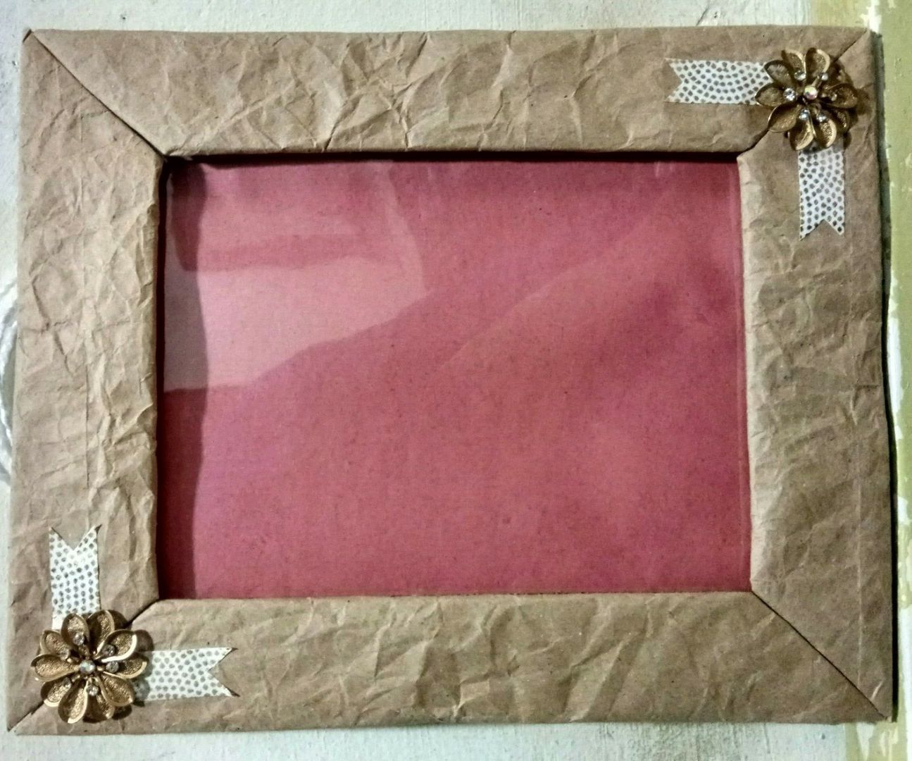 Hanging Picture Frame From Cardboards