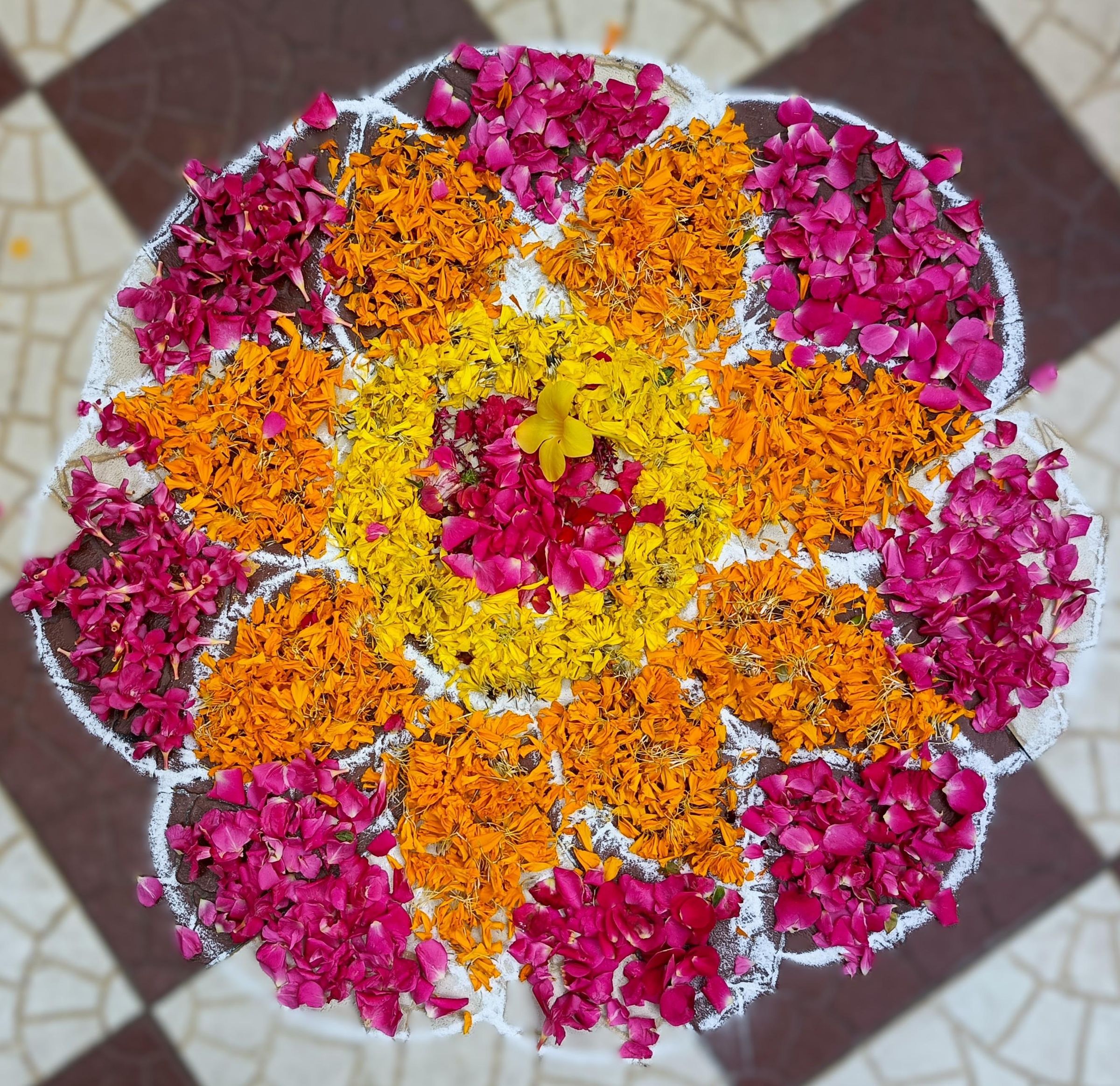 HOW TO CREATE TRADITIONAL RANGOLI AND GARLAND OF TAMILNADU : 9 Steps ...