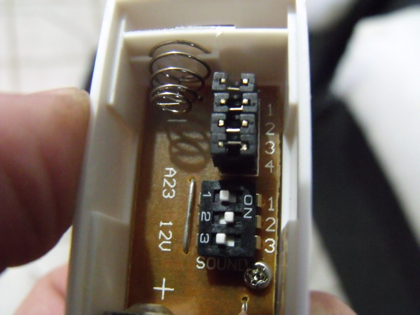 WIRELESS DOORBELL THAT CAN SAVE a LIFE Circuit Diagram
