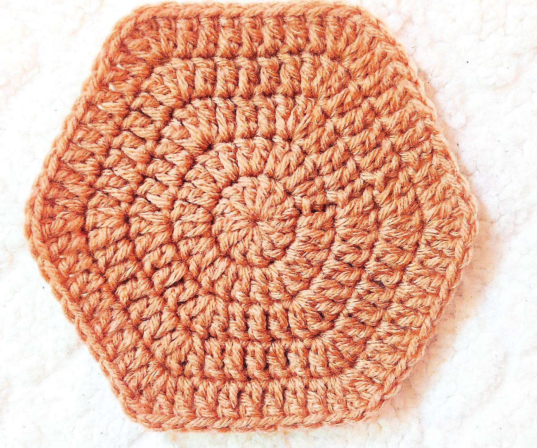 How to Make a Double Crochet Solid Hexagon Without Gaps : 6 Steps (with ...