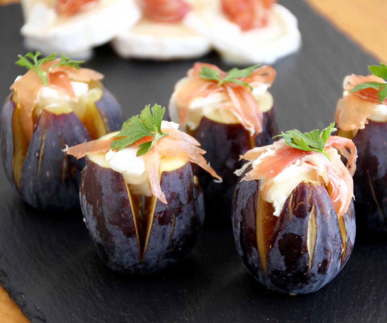 Figs With Goat’s Cheese and Jamón