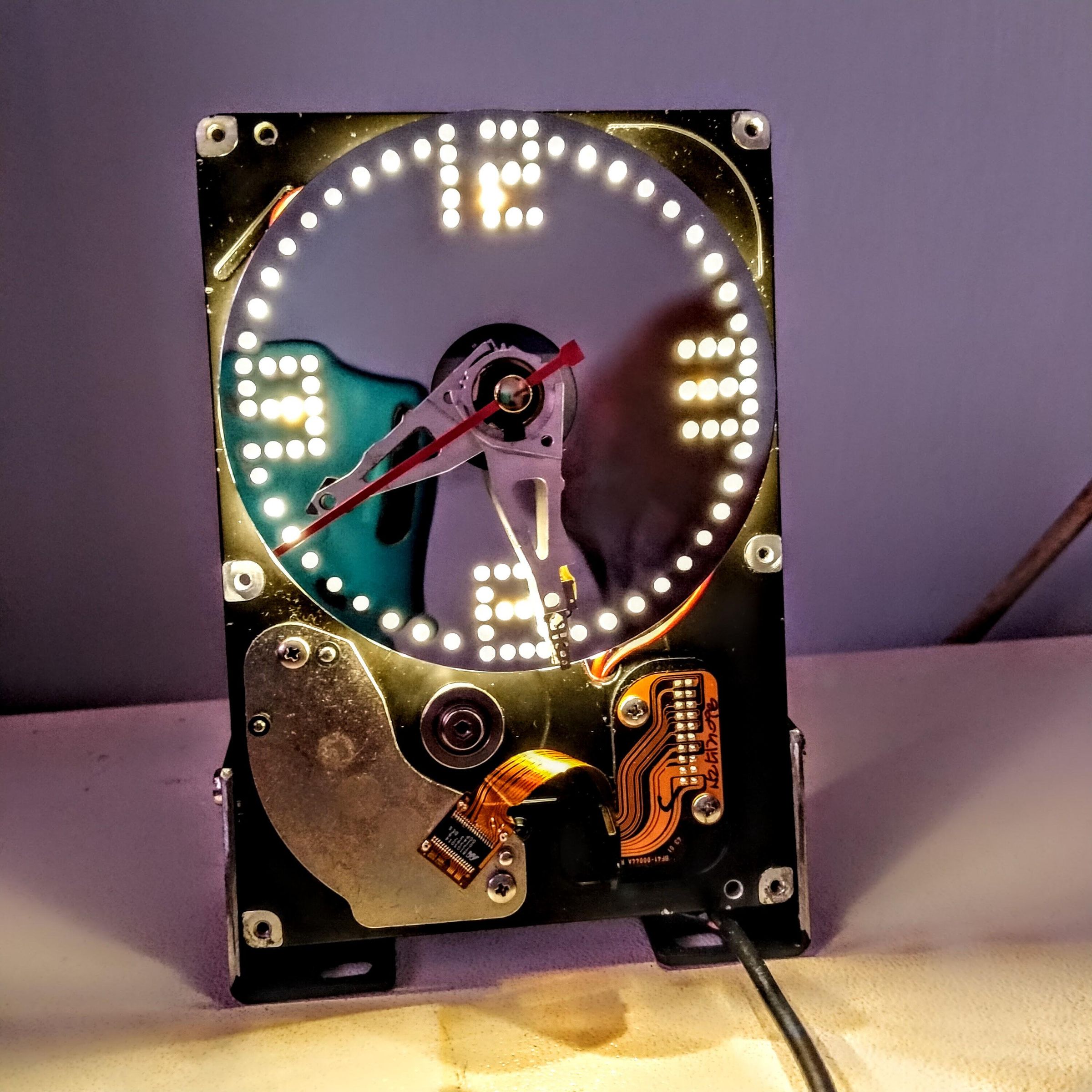Turn Your Broken HDD Into a Desk Clock