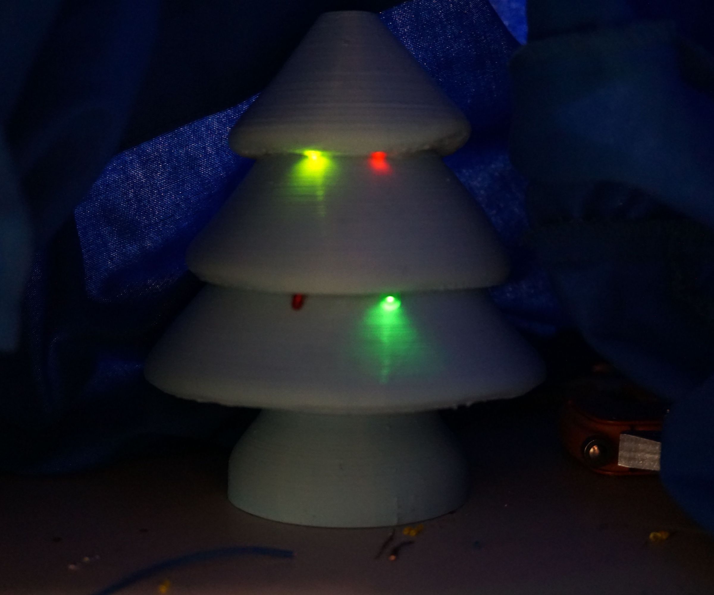 AtTiny45 Controlled, 3D-printed Christmas Tree  (TfCD Assignment)