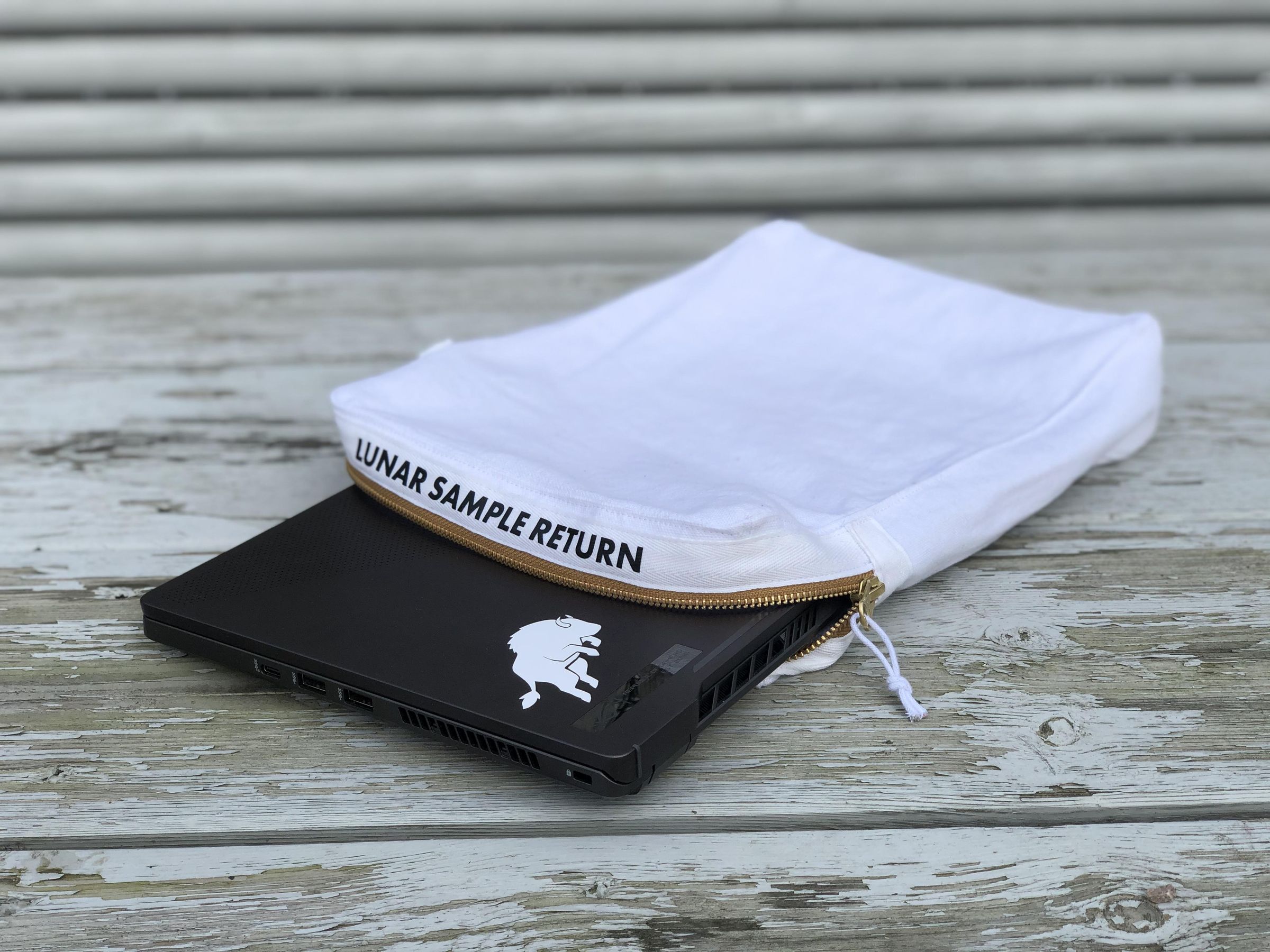 NASA-inspired Zipper Pouch (with Adjustable Pattern) : 15 Steps