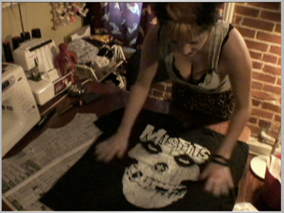 Cutting Out Your T-Shirt 