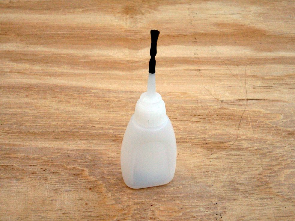 Brush Applicator for Cyanoacrylate Glue
