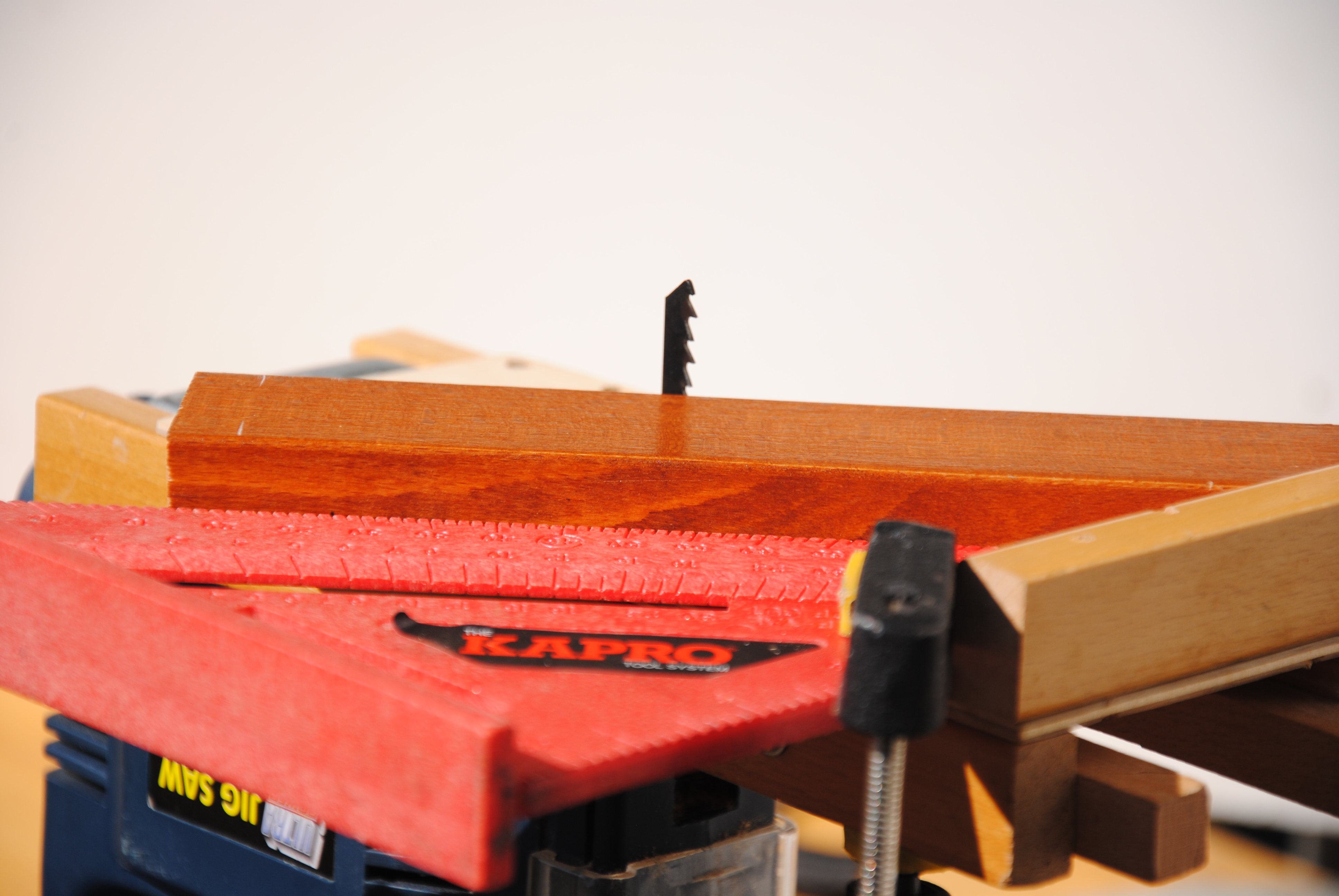 DIY Jigsaw Crosscut Sled Perfect Jigsaw Cuts Every Single Time! 8