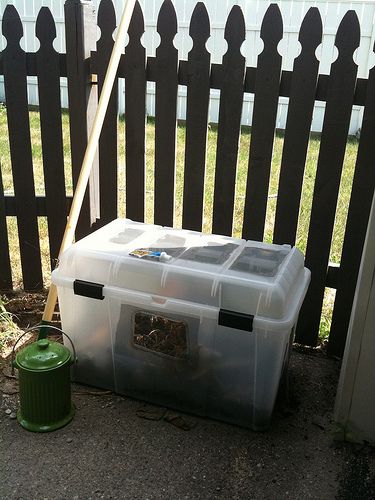 Simple, Cheap Compost Bin!