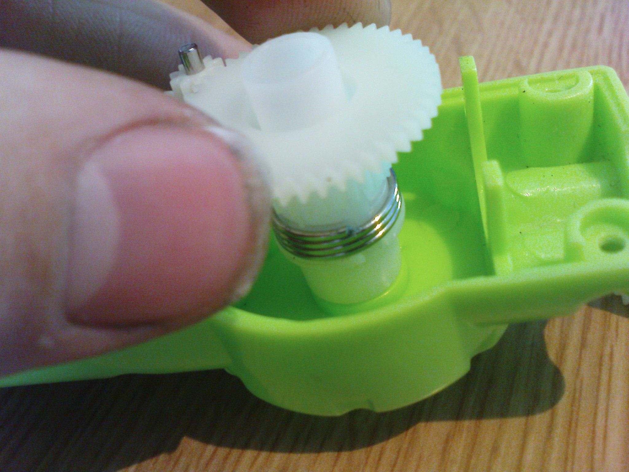 How to Stop K'nex Motors 'clicking' Under Small Loads 4 Steps (with