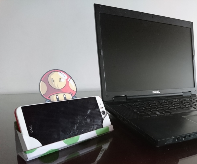 A Multipurpose Cardboard Support for Smartphone