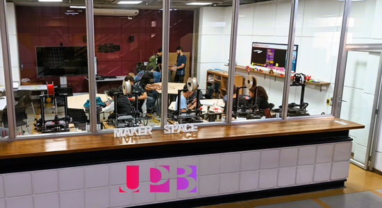 Makerspace UPB: Usando Las Impresoras 3D Del Makerspace Biblioteca