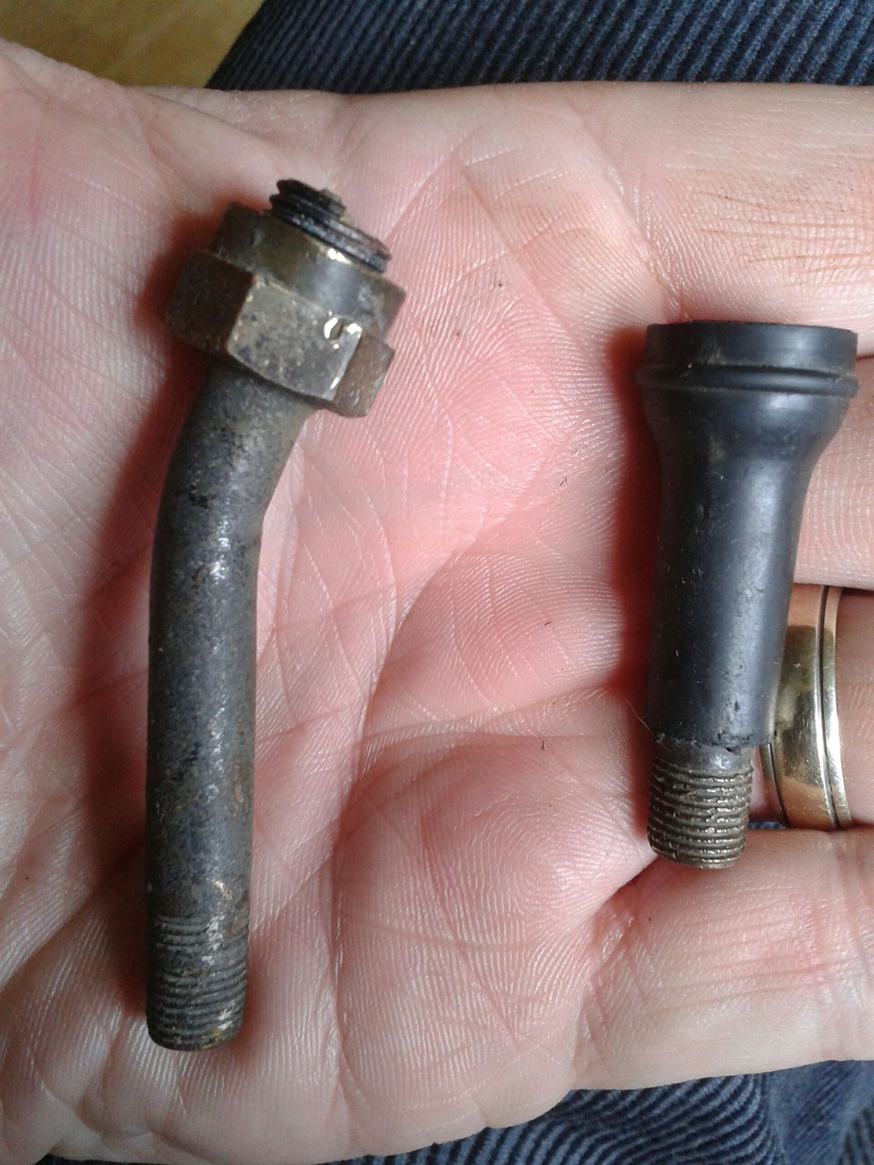 Modifying a Schrader Tyre Valve