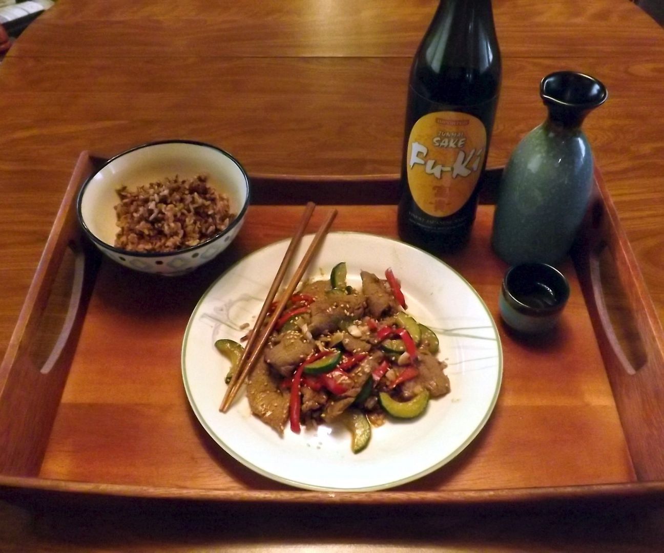 STIR-FRY BEEF WITH CUCUMBER, GREEN ONIONS, & RED CHILI PEPPERS