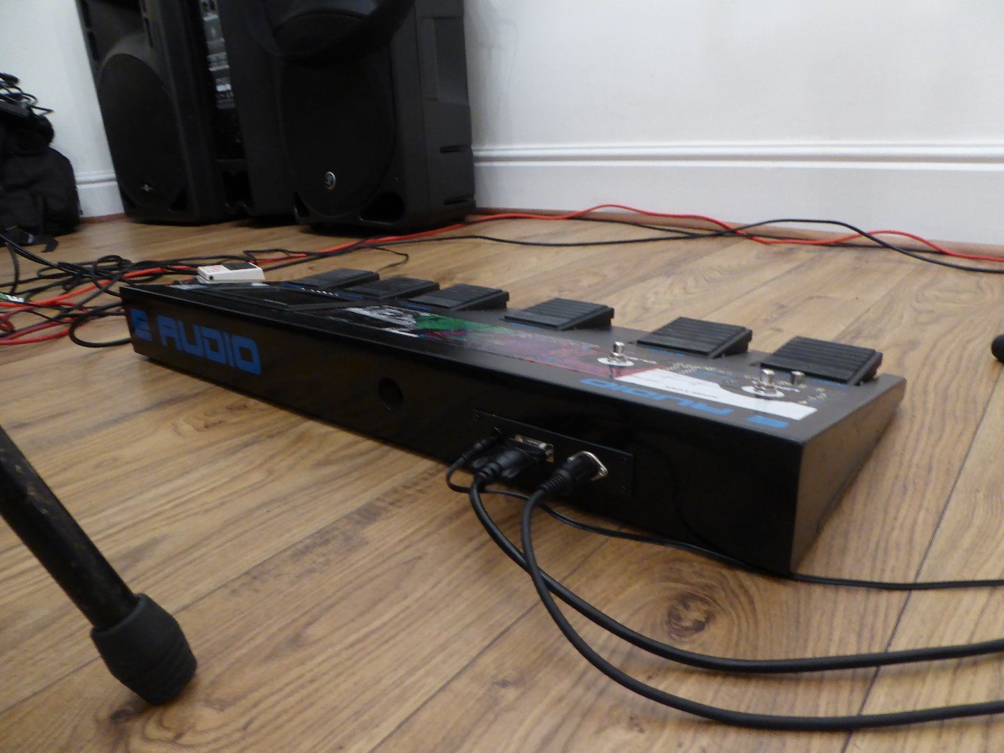 DIY Chewie Monsta (Ed Sheeran) Loop Pedal 5 Steps Instructables