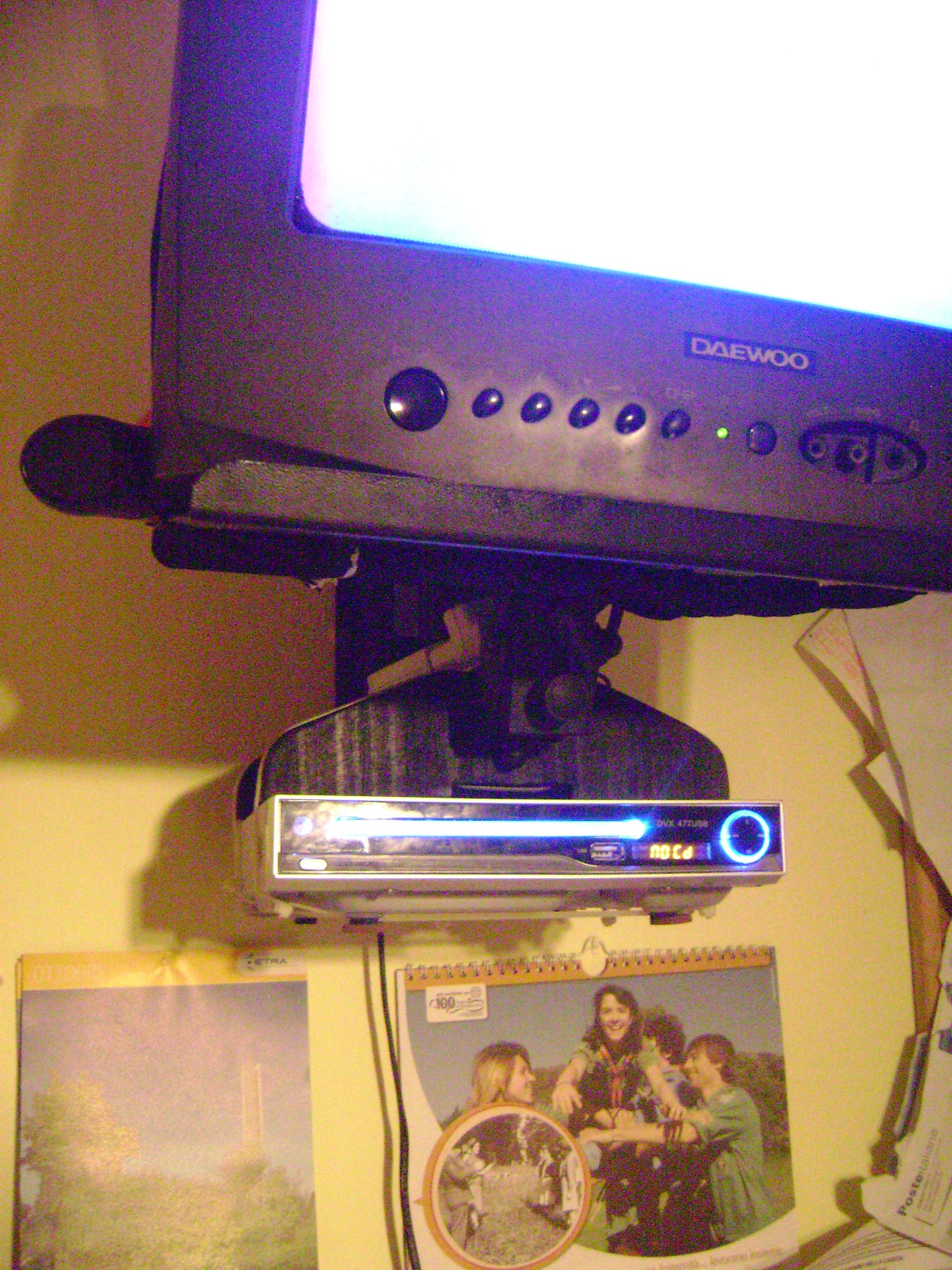 Easy Hanger for DVD Player or Decoder 0 Cost.