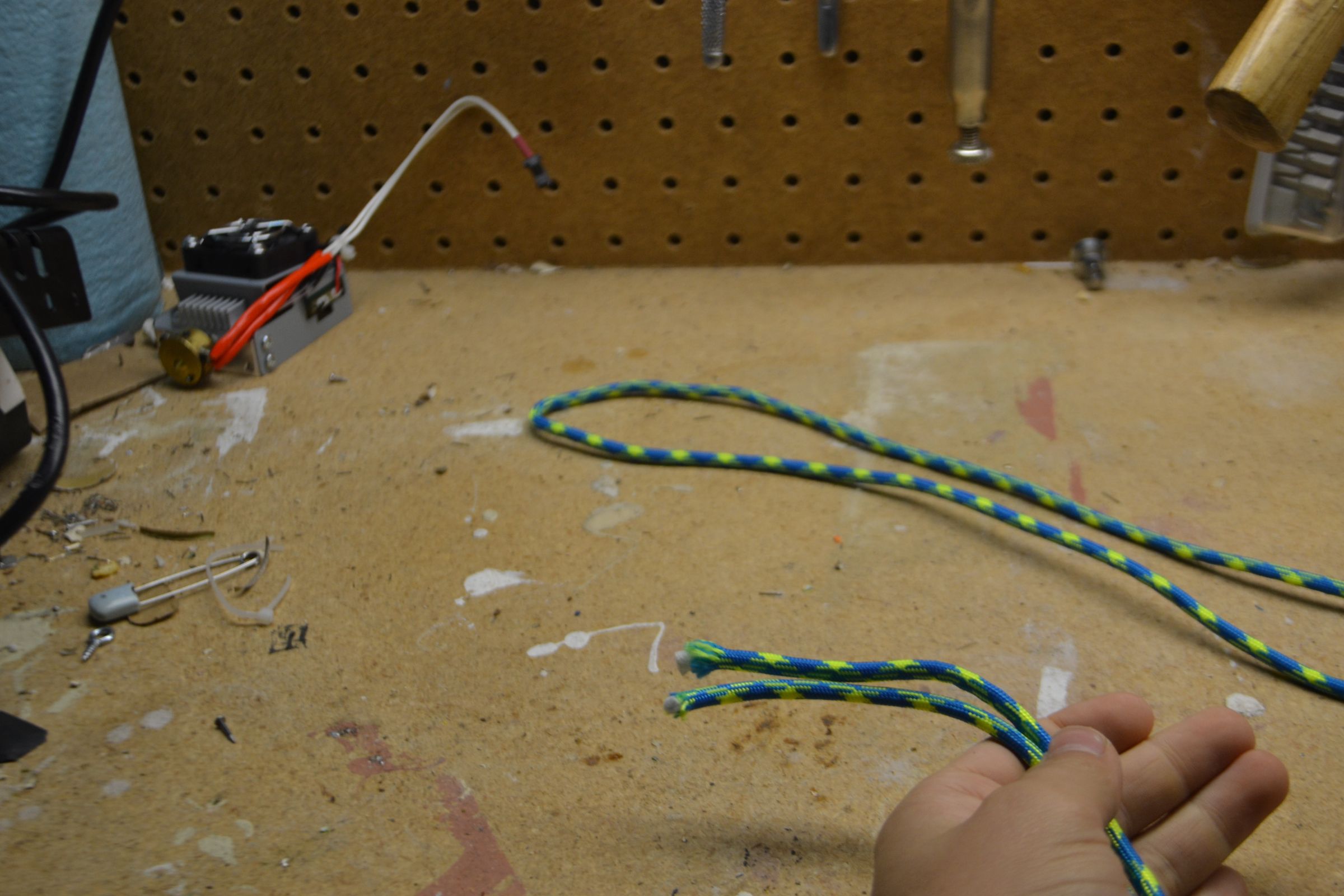 The Best Easiest Paracord Bracelet Without a Buckle 10 Steps