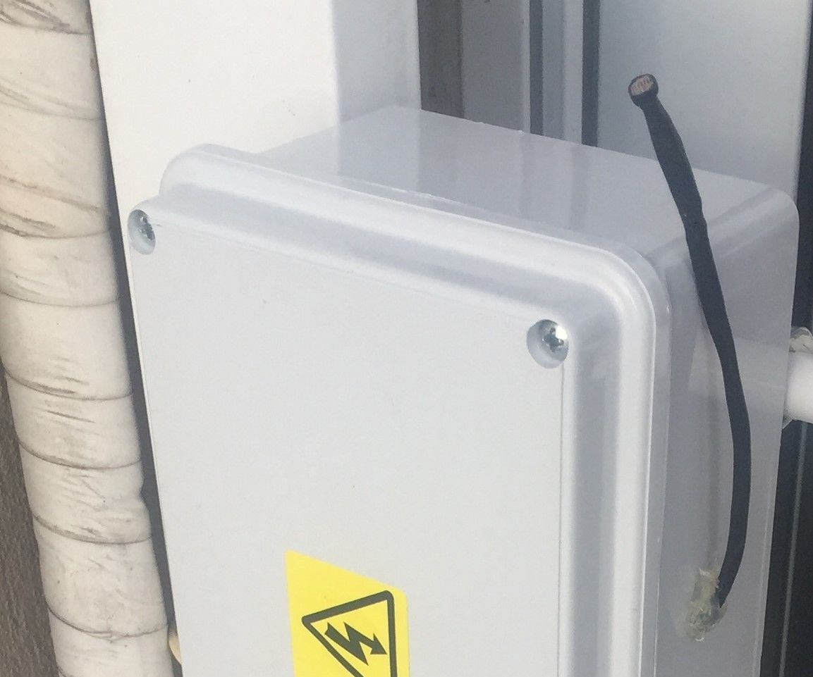 Smart Plant Watering Powered by a Solar Panel