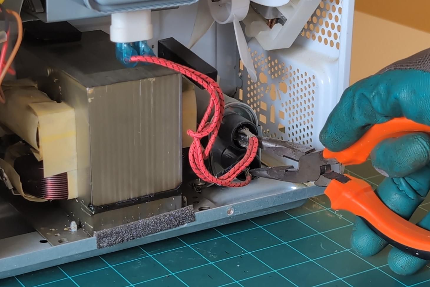 Discharge the Capacitor