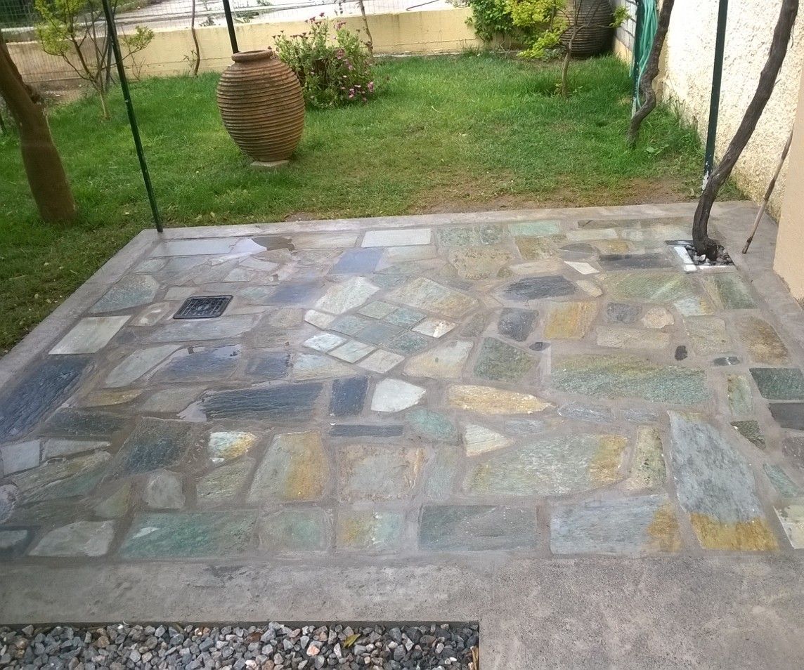 Custom Flagstone Backyard Patio