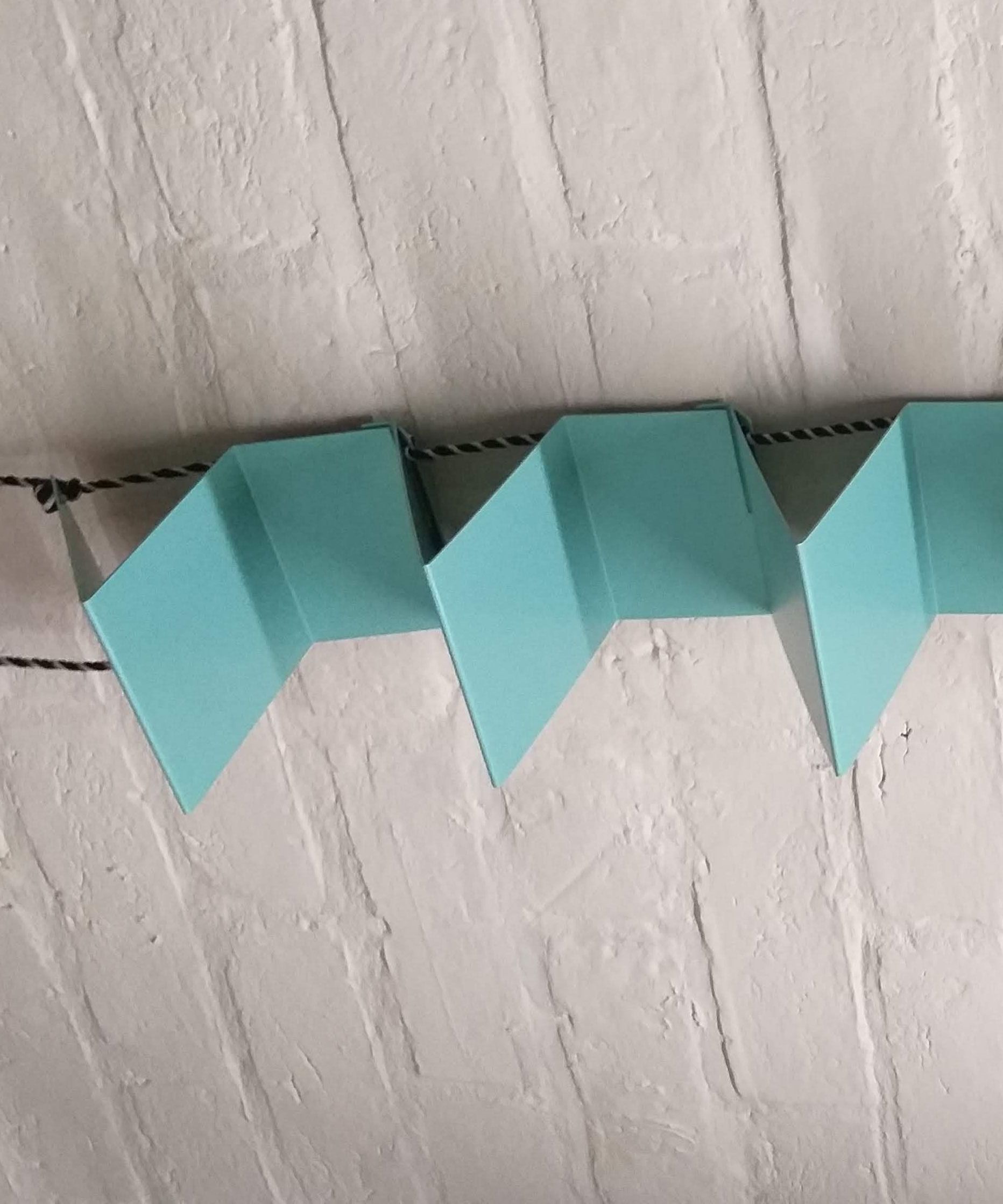  Shelf Made With Hinges Without Nuts and Screws