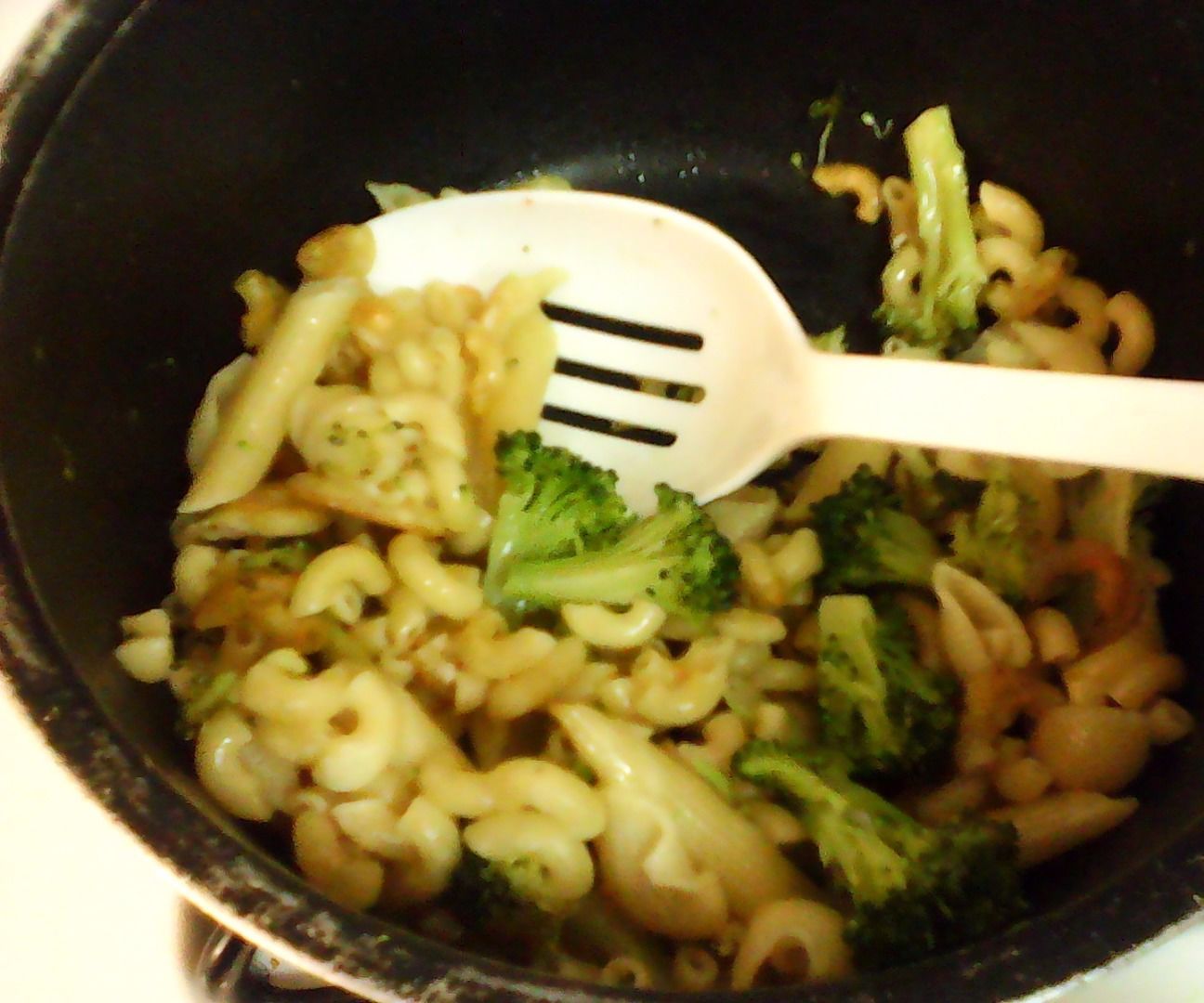 1 Pot Garlic Broccoli Pasta