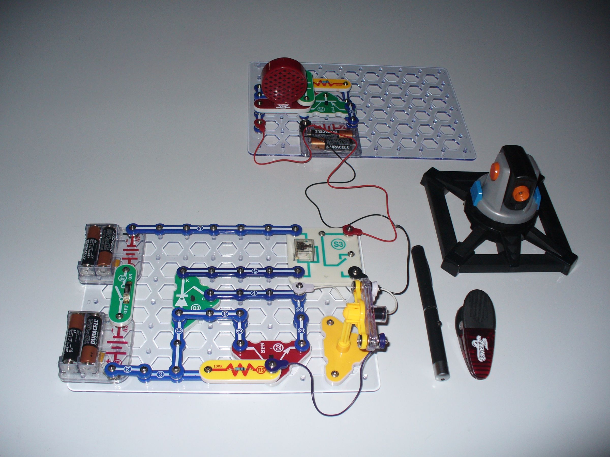 Hack Your Snap Circuits With Frickin' Laser Beams! Build a Laser Tripwire and Alarm